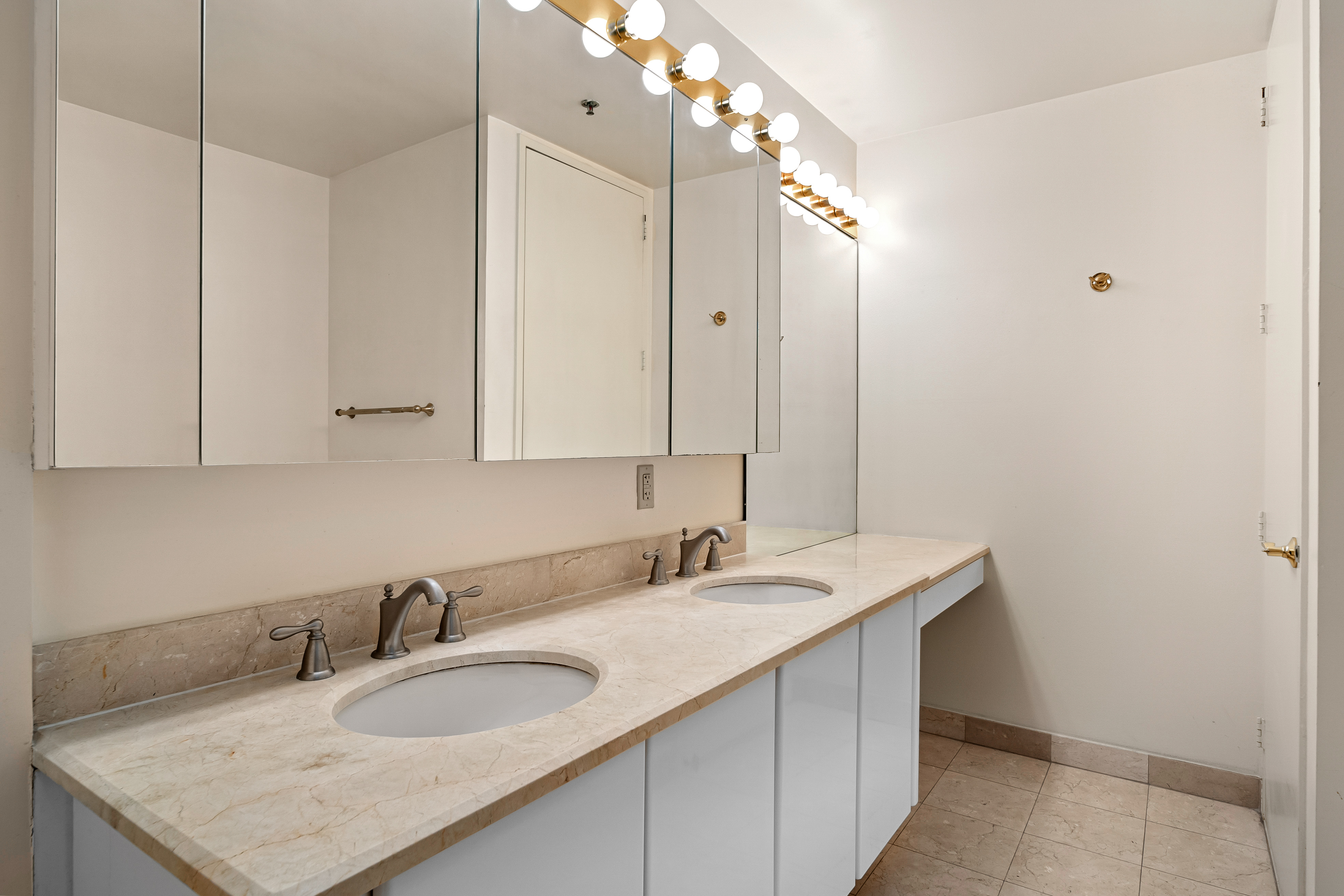 100 Carlyle Drive, #16ES 