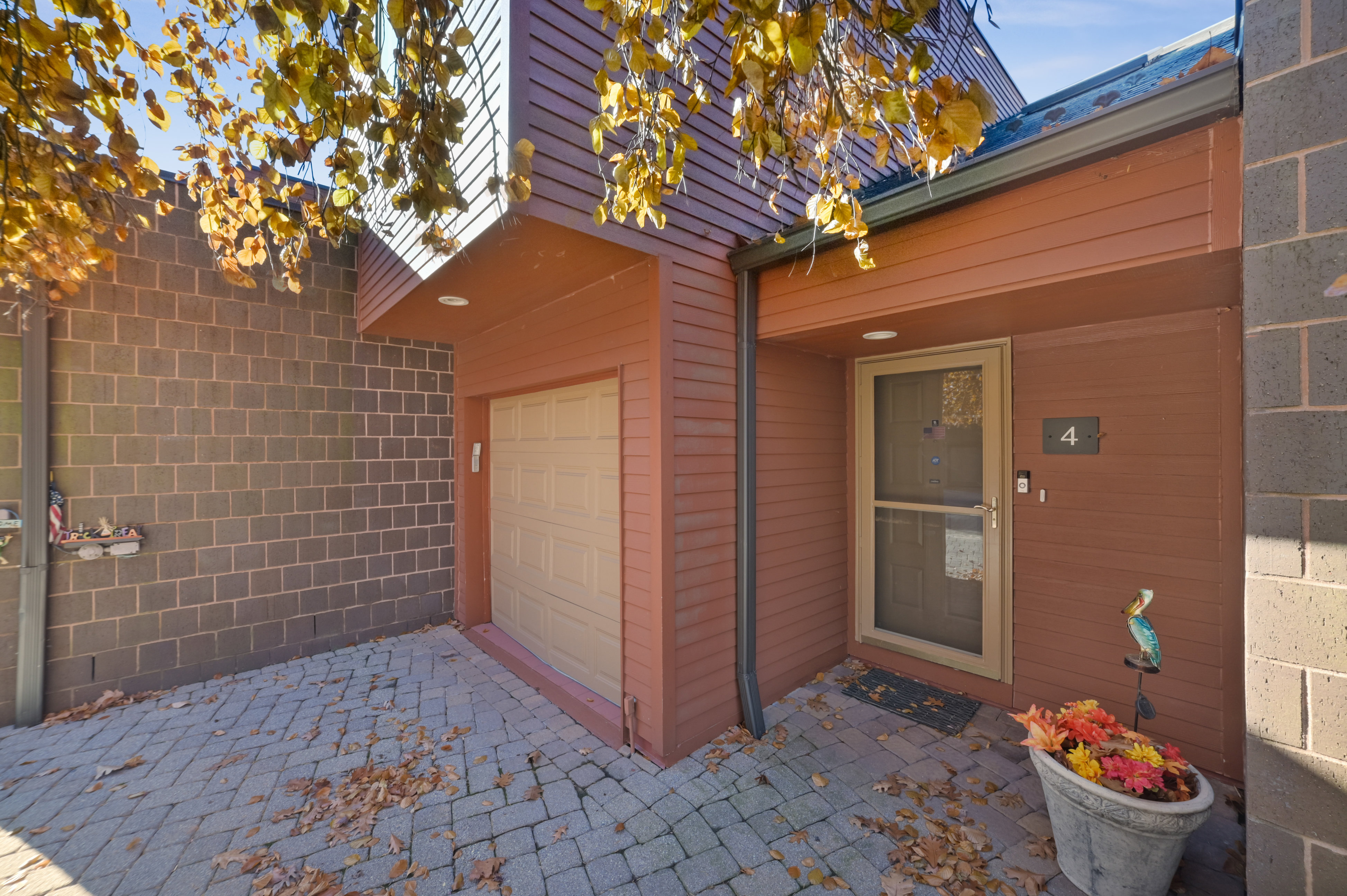 4 Hidden Ledge Road 