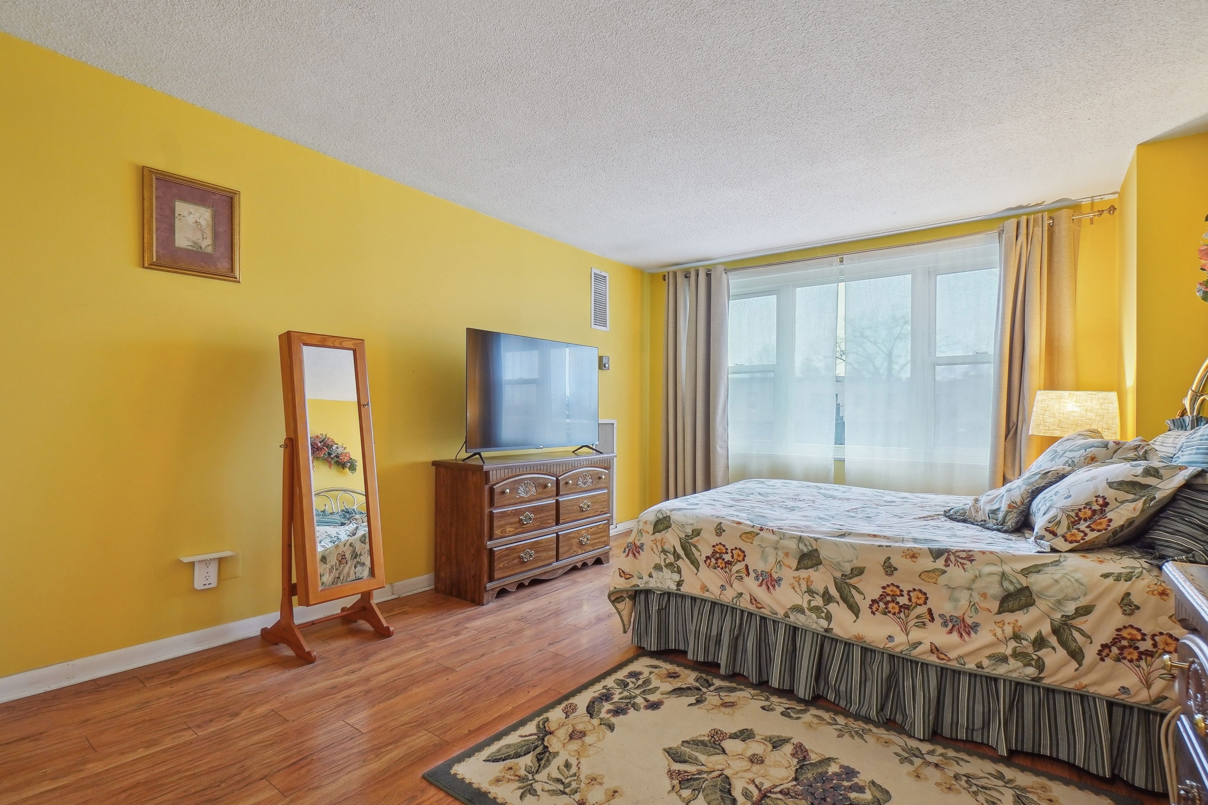 555 North Avenue 3J 