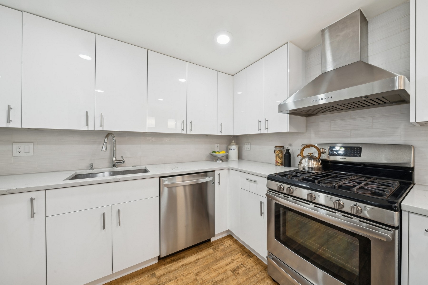 518 Gregory Ave Unit# A220