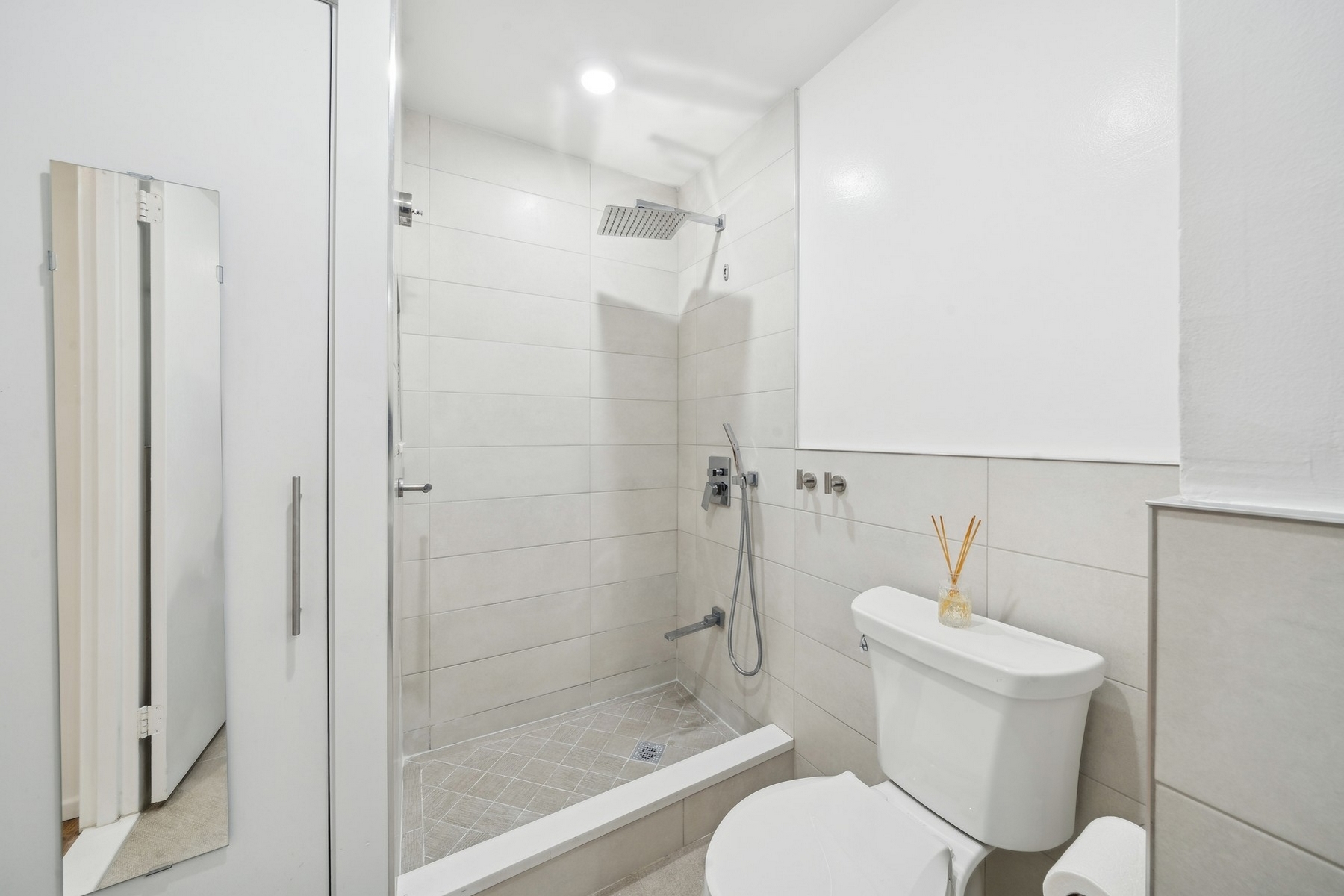 518 Gregory Ave Unit# A220