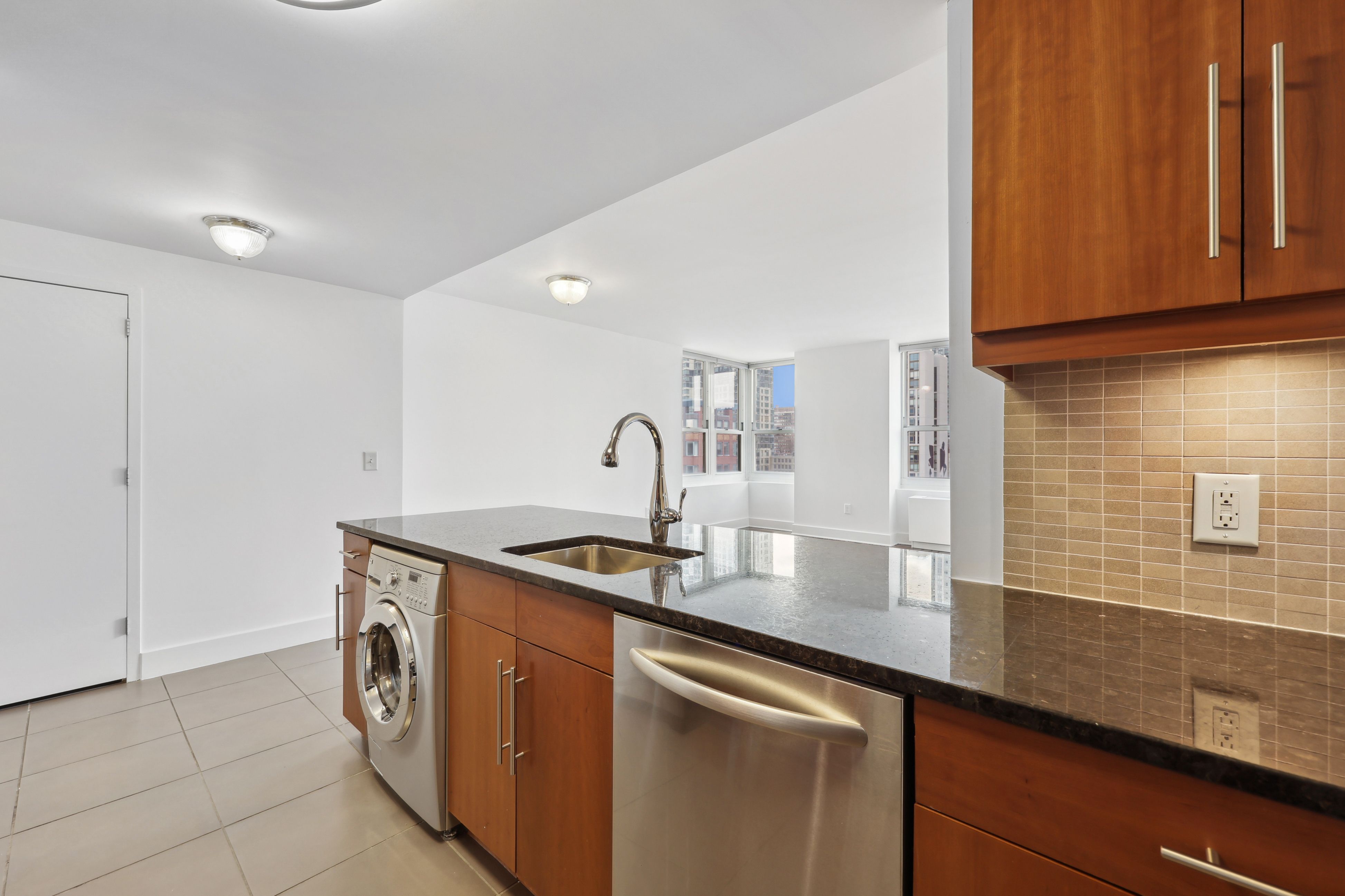 88 Morgan Street, #909 