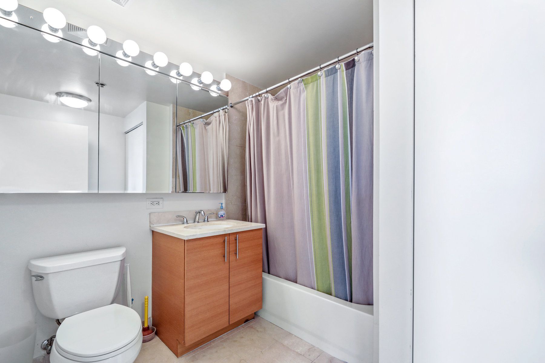 102 Christopher Columbus Dr Unit# 1003