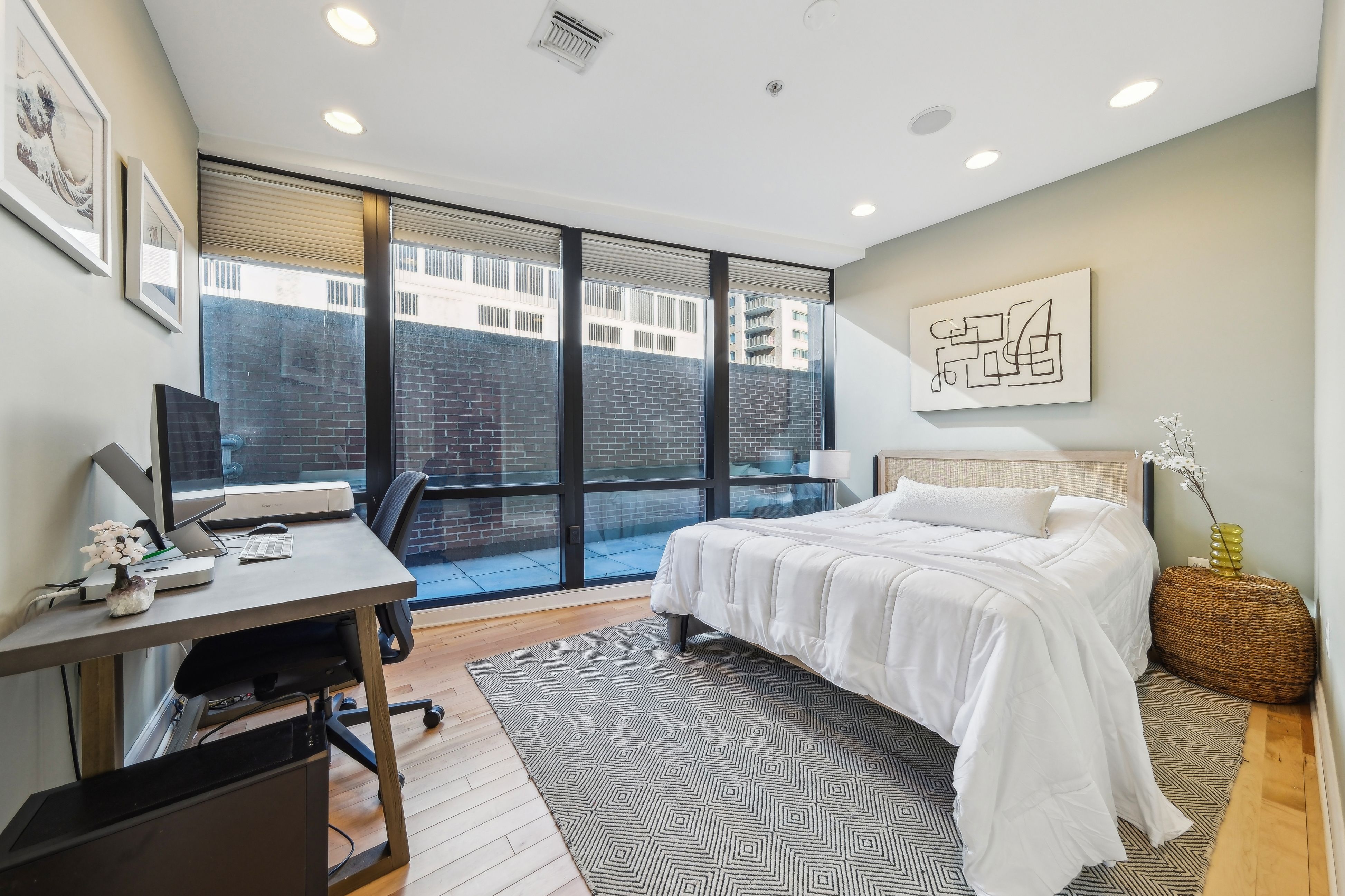99 Montgomery Street Unit #5B