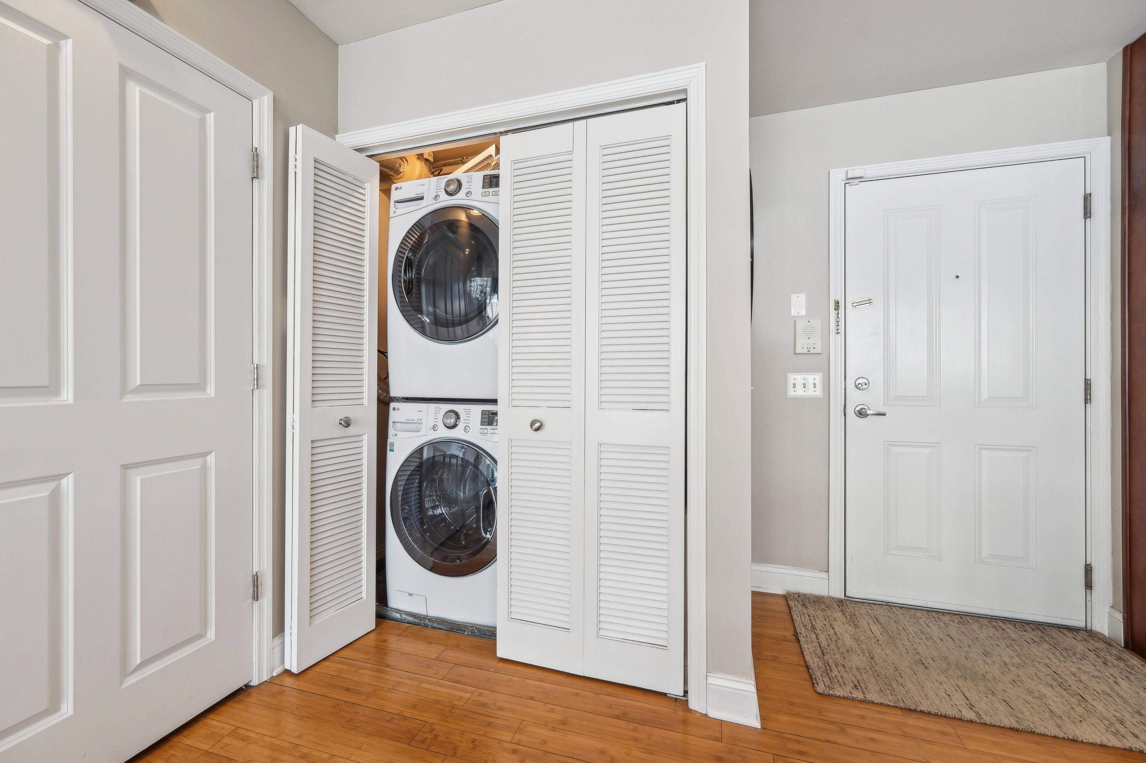 99 Montgomery Street Unit #5B