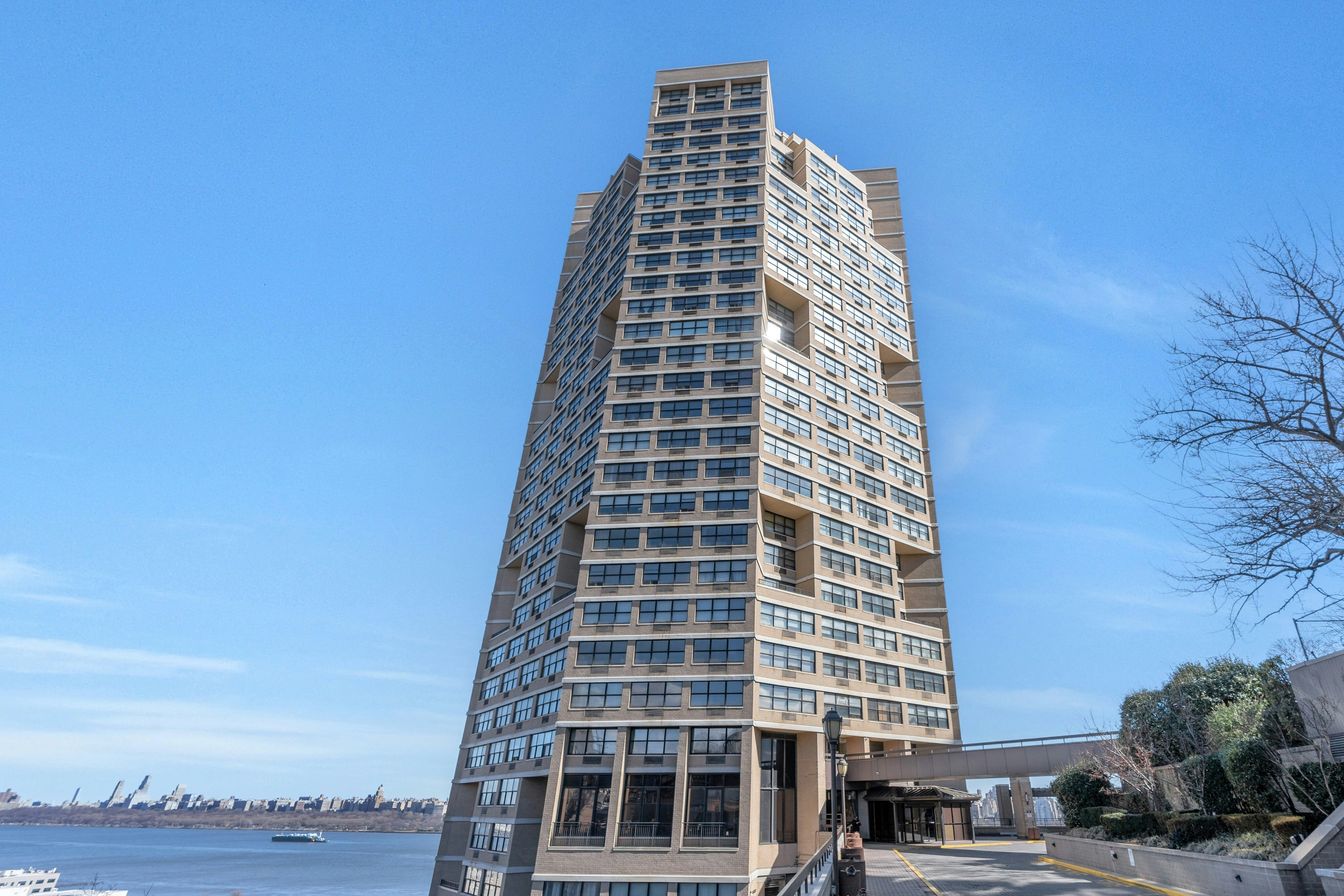 7004 JFK Boulevard East 33D