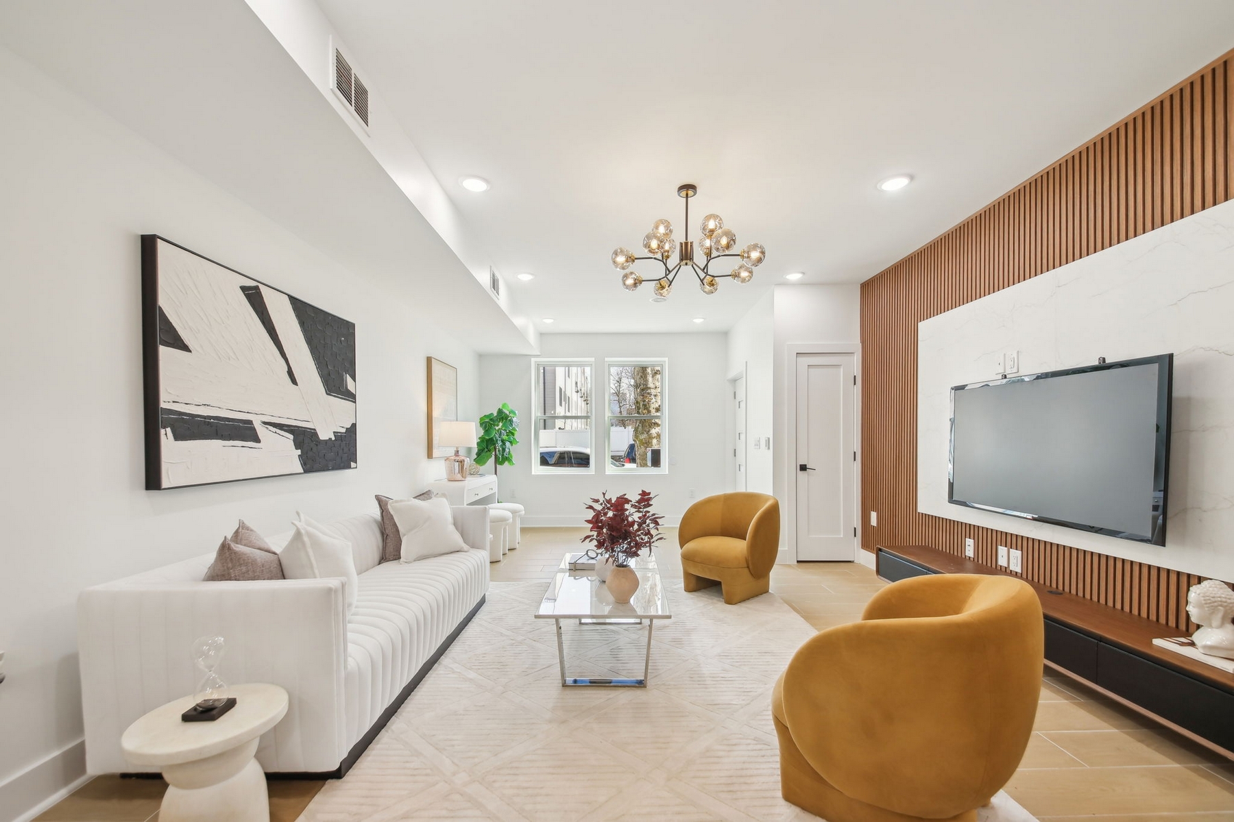 9 Pierce Ave Unit# 1