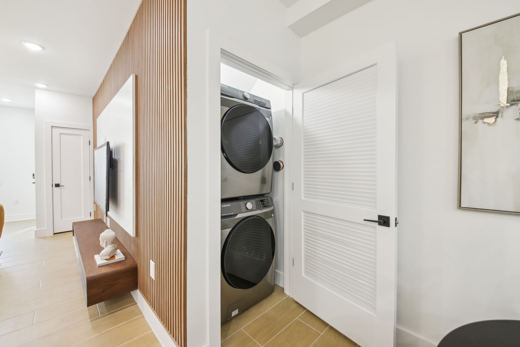 9 Pierce Ave Unit# 1