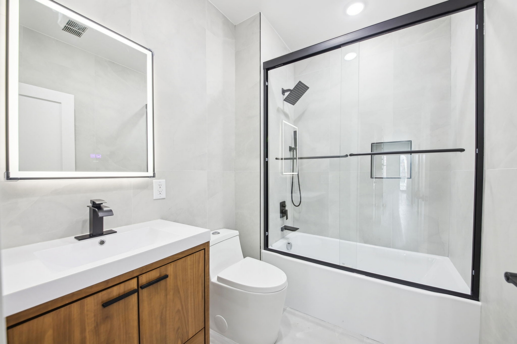 9 Pierce Ave Unit# 1