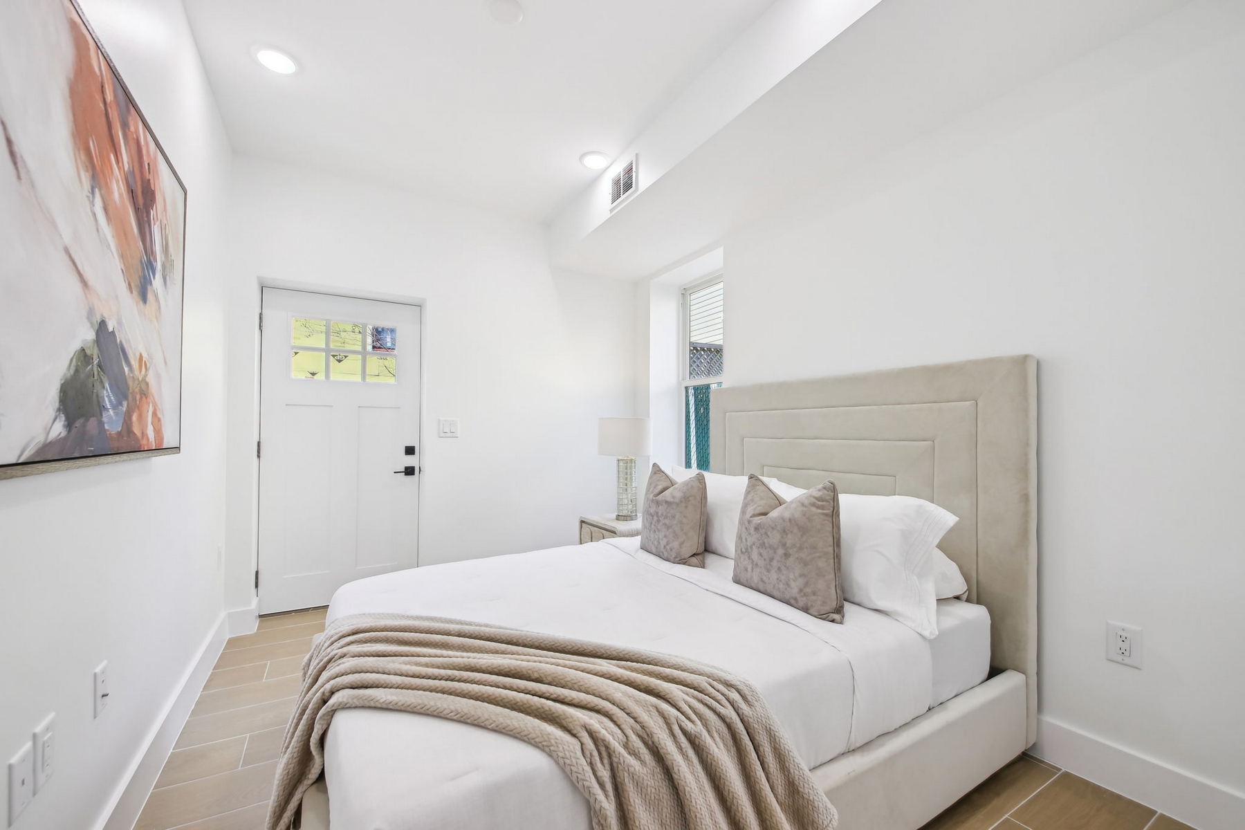 9 Pierce Ave Unit# 1