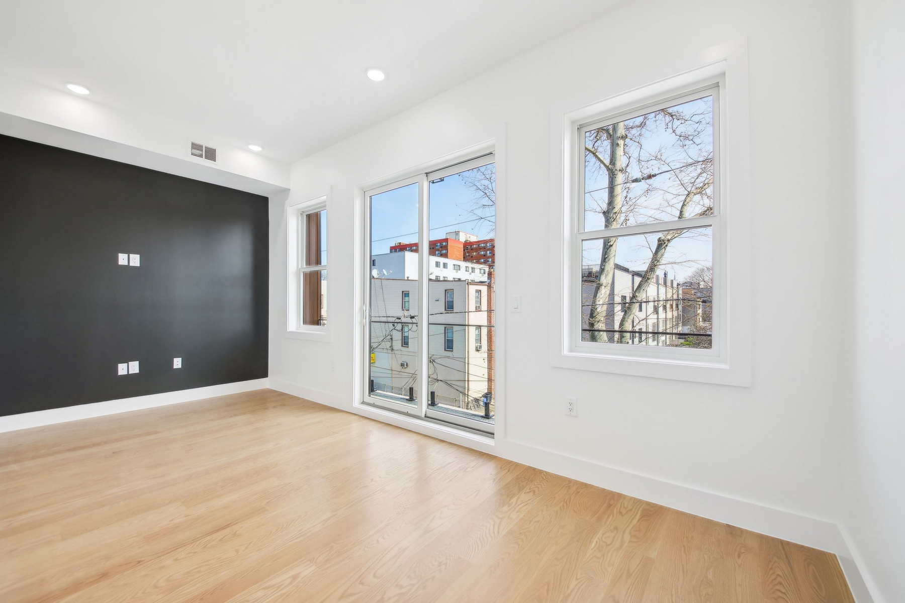 9 Pierce Ave Unit# 2