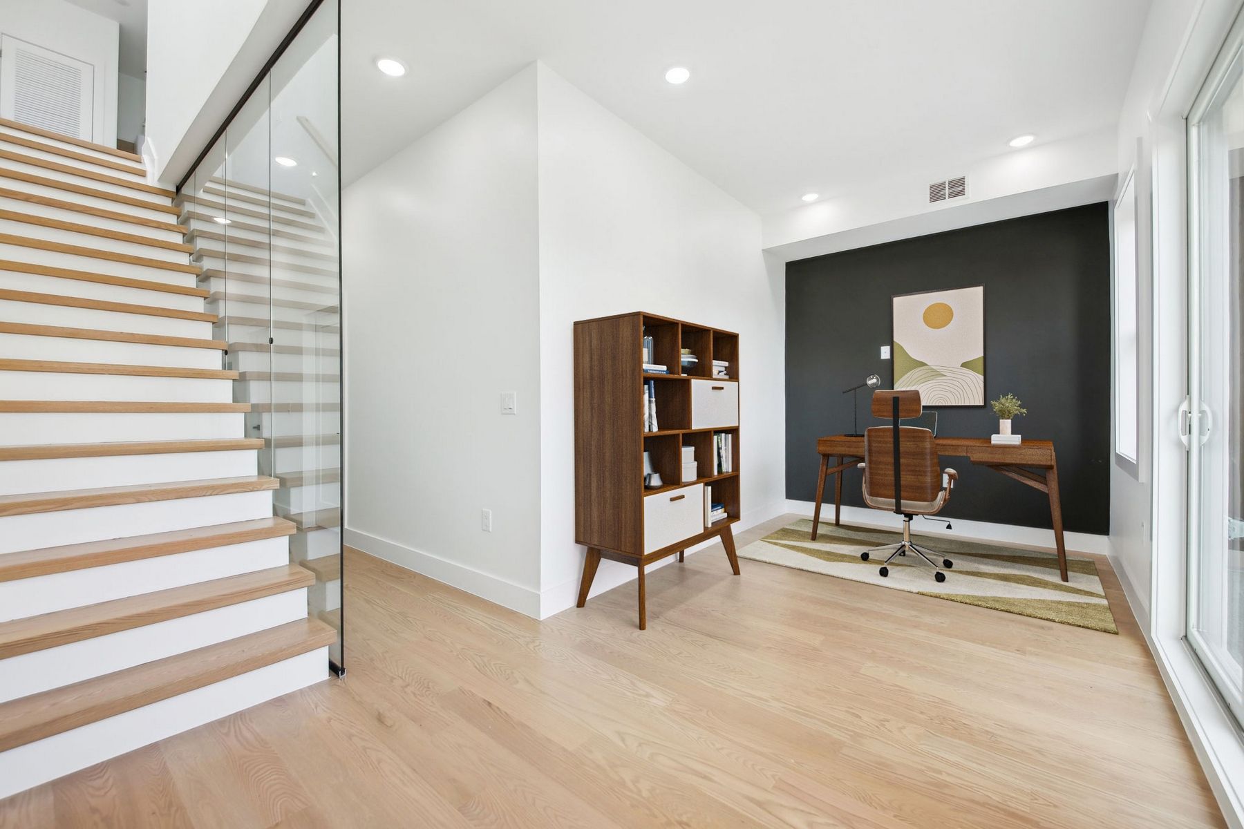 9 Pierce Ave Unit# 2