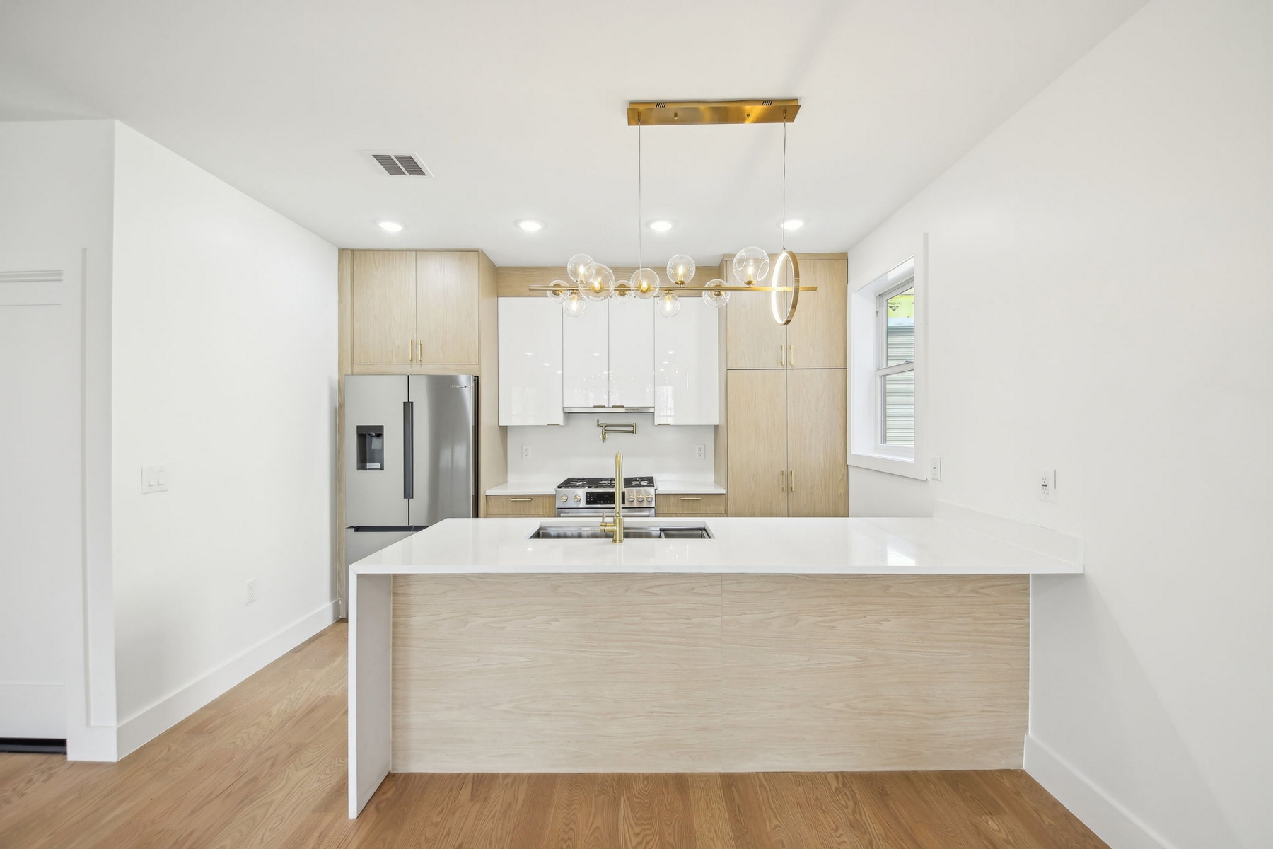 9 Pierce Ave Unit# 2