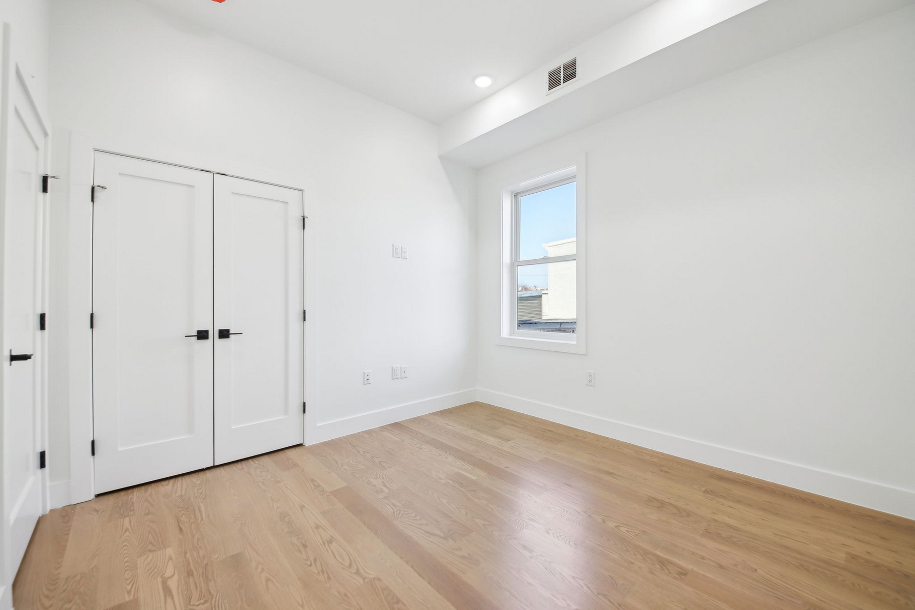 9 Pierce Ave Unit# 2