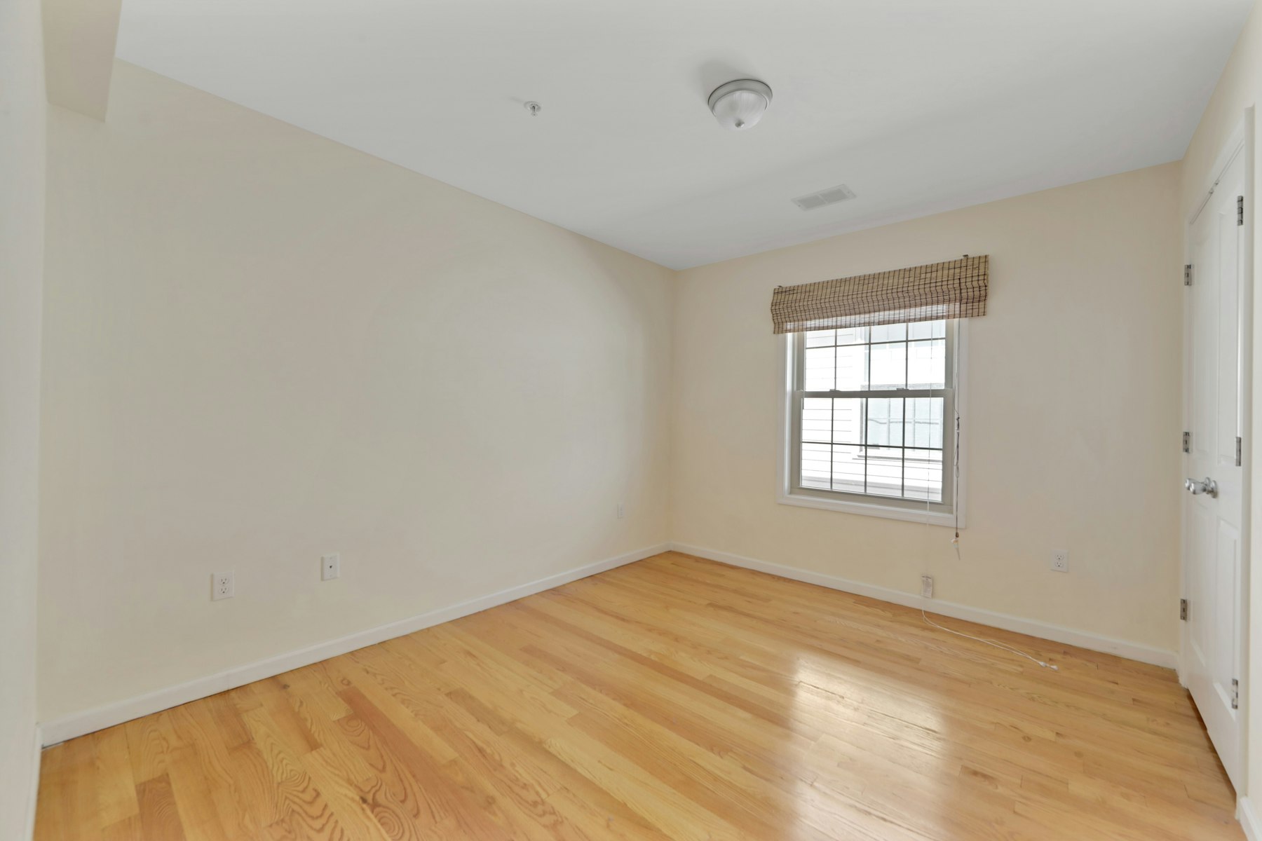 128 Gates Avenue Unit 4