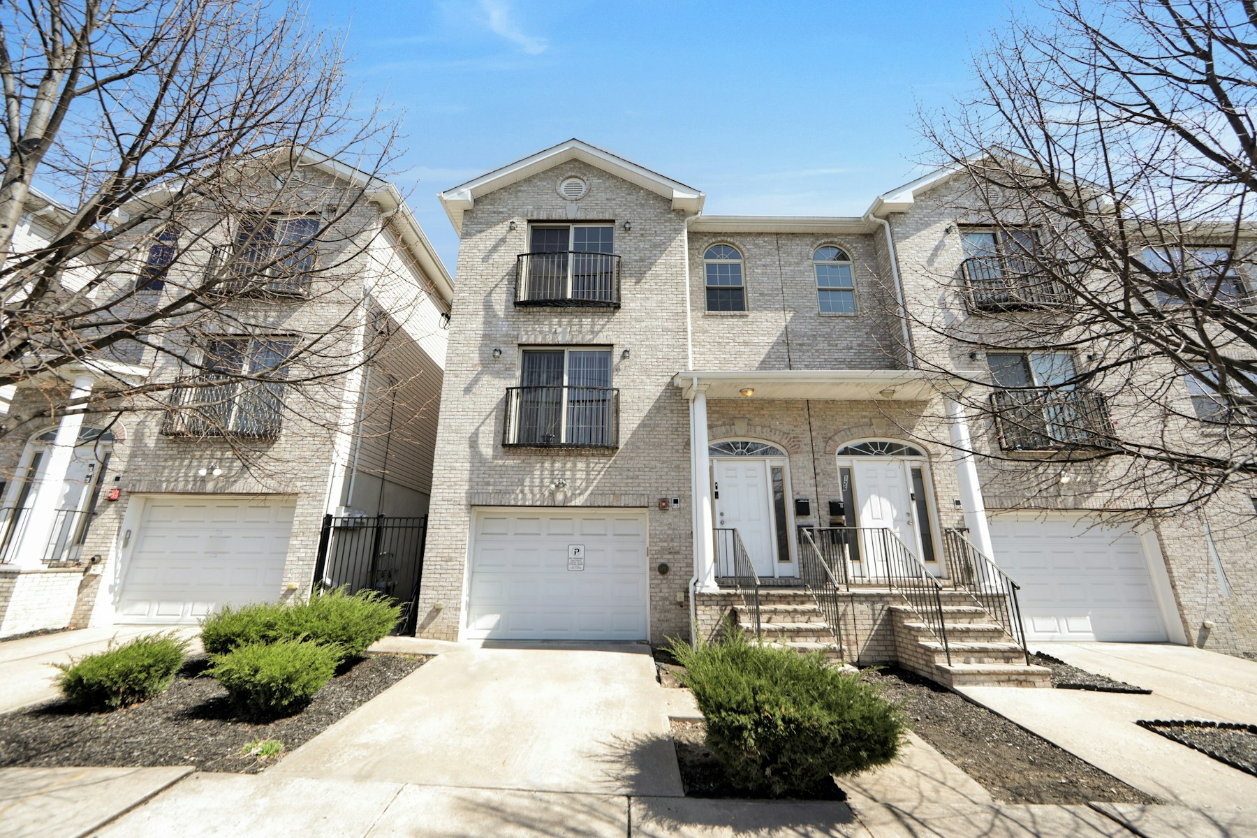 128 Gates Avenue Unit 4
