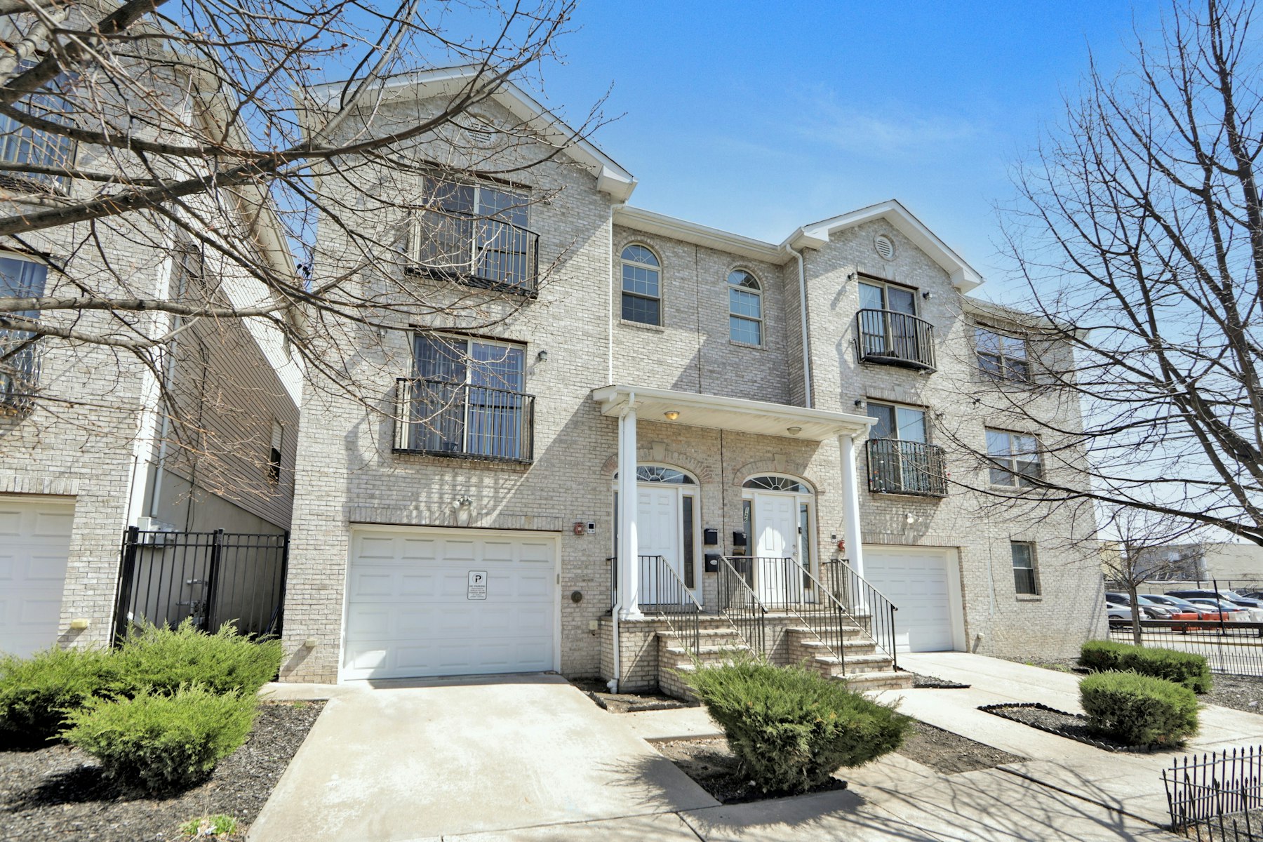128 Gates Avenue Unit 4
