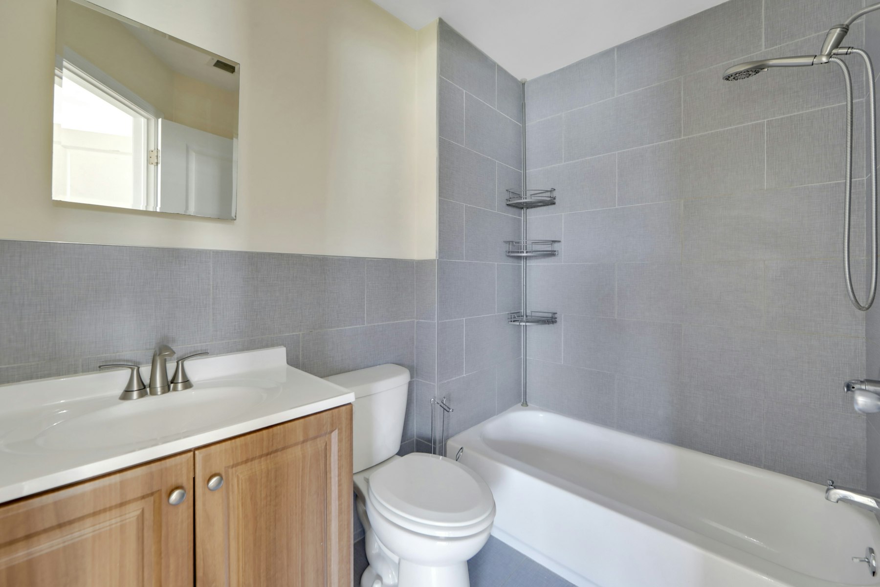 128 Gates Avenue Unit 4