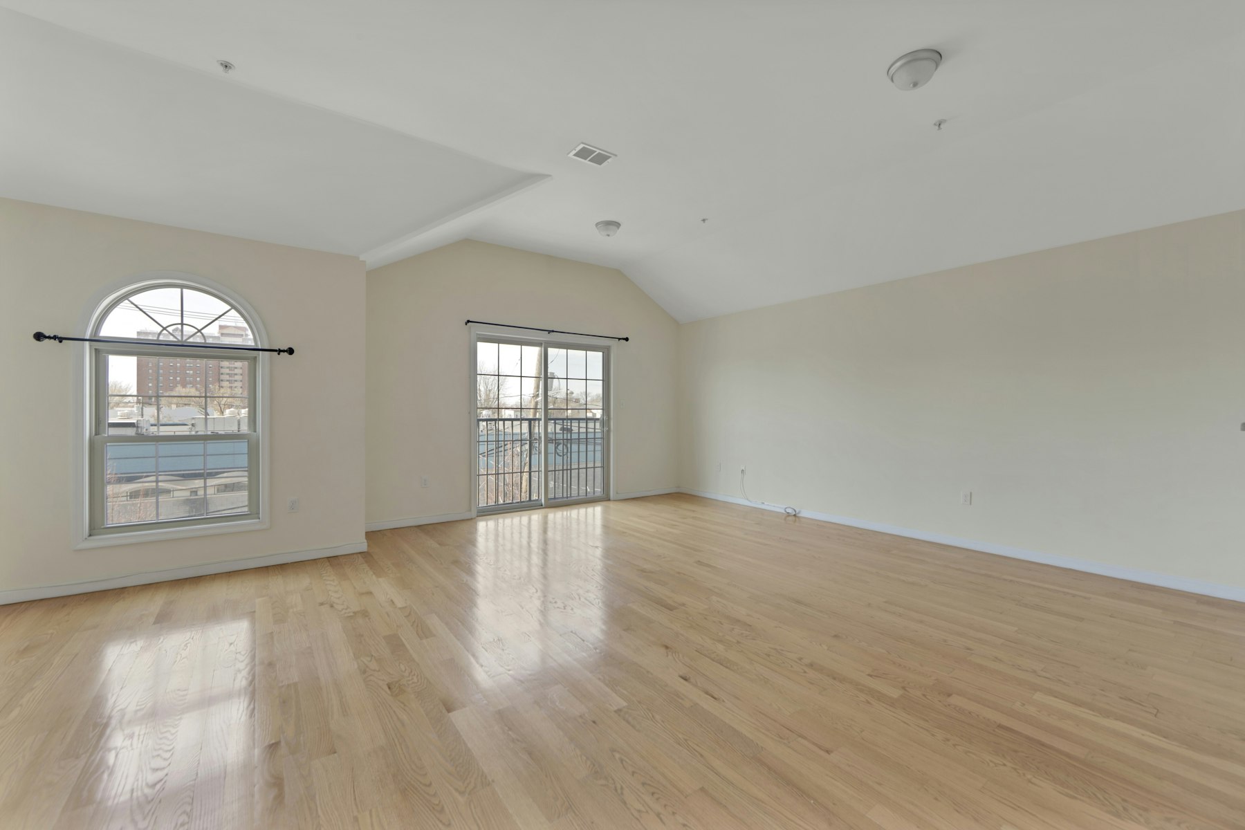 128 Gates Avenue Unit 4