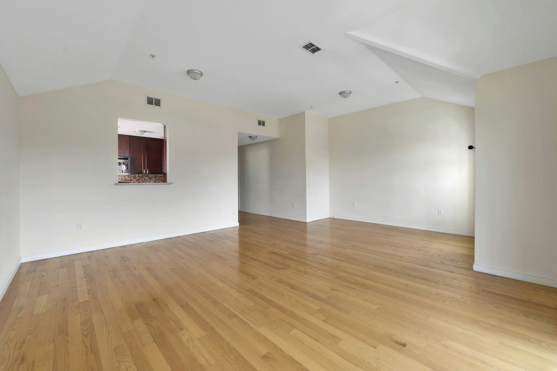 128 Gates Avenue Unit 4