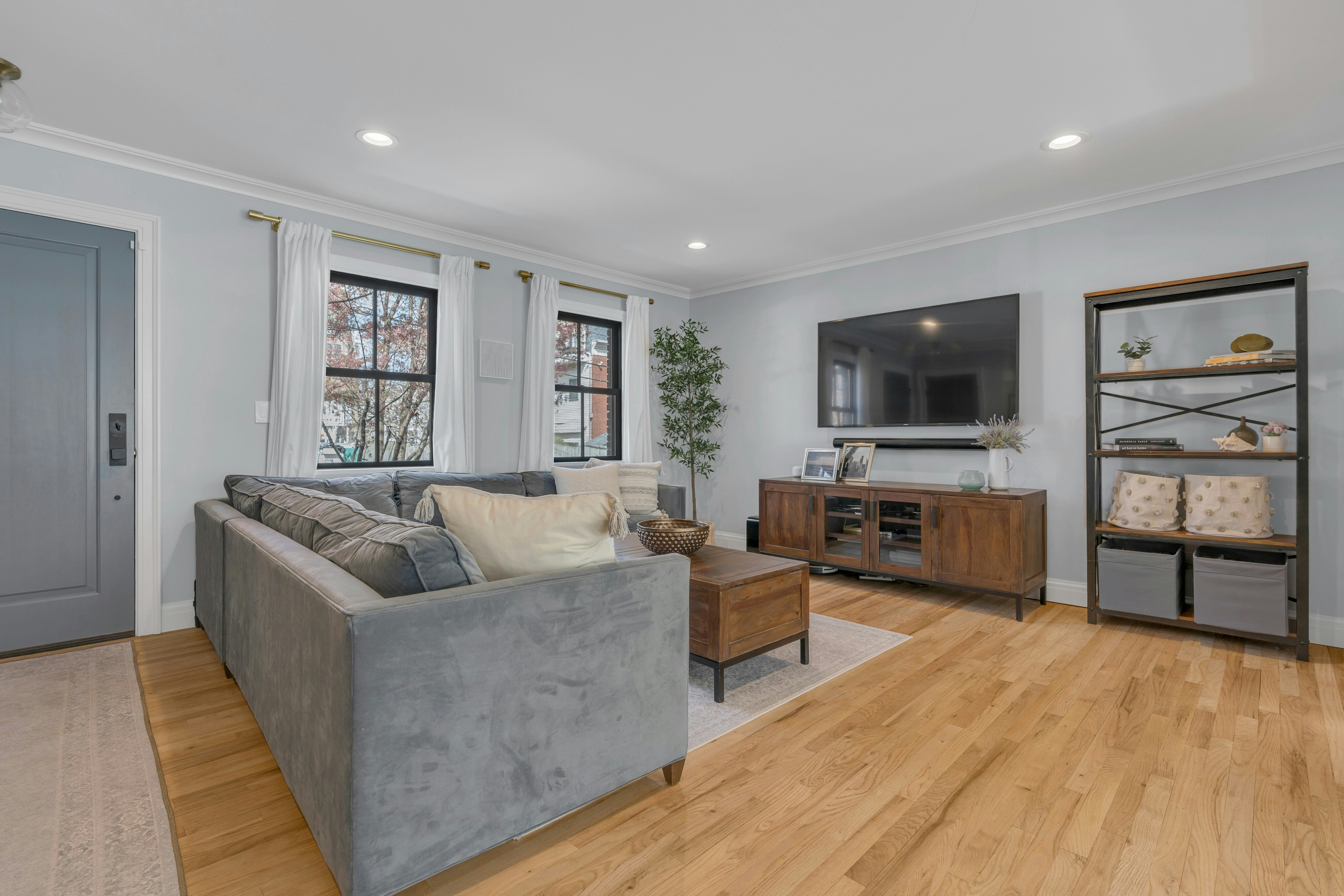 297 9th Street 