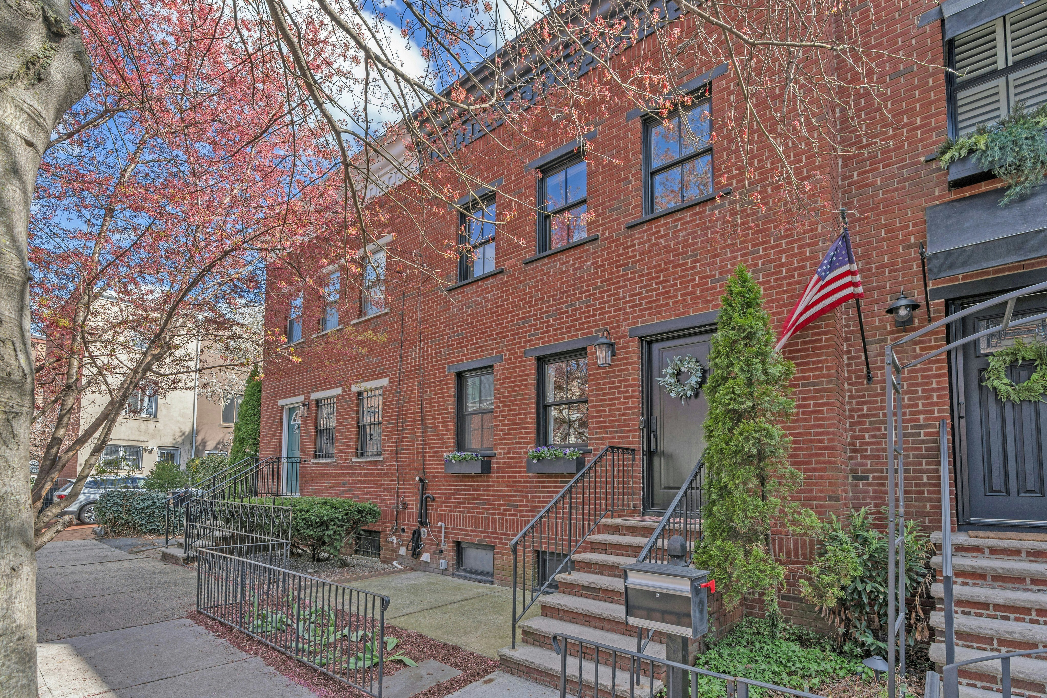 297 9th Street 