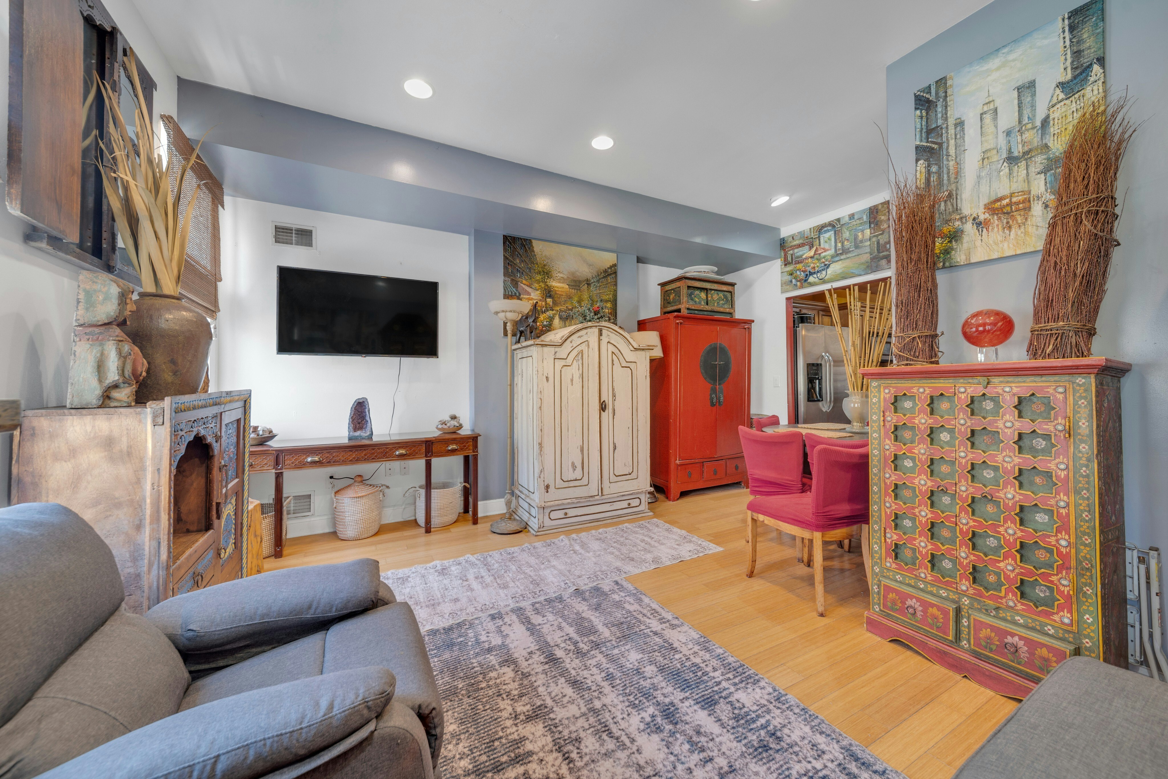824 Grand Street 