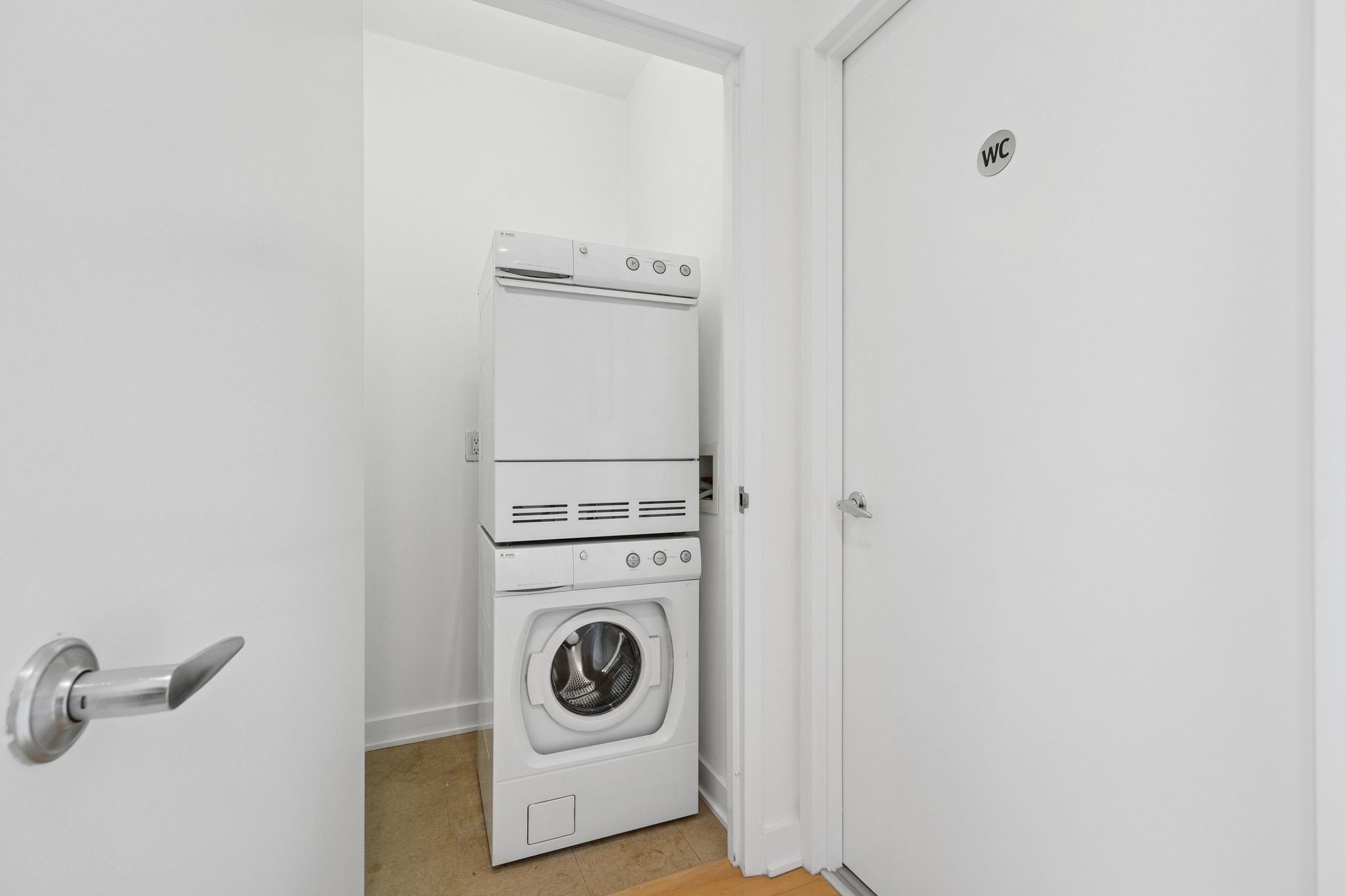 2 2nd Street ph4202