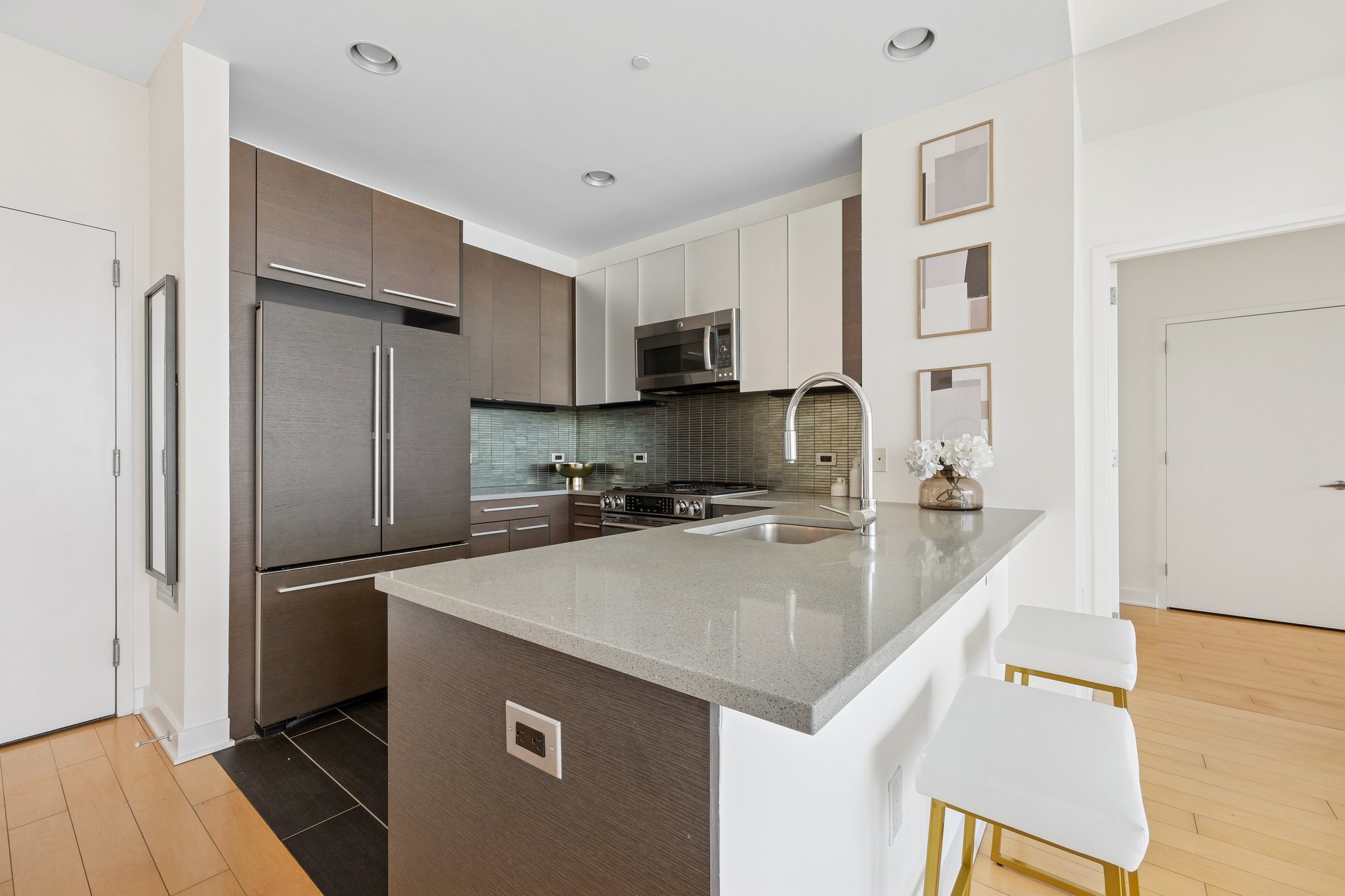 2 2nd Street ph4202
