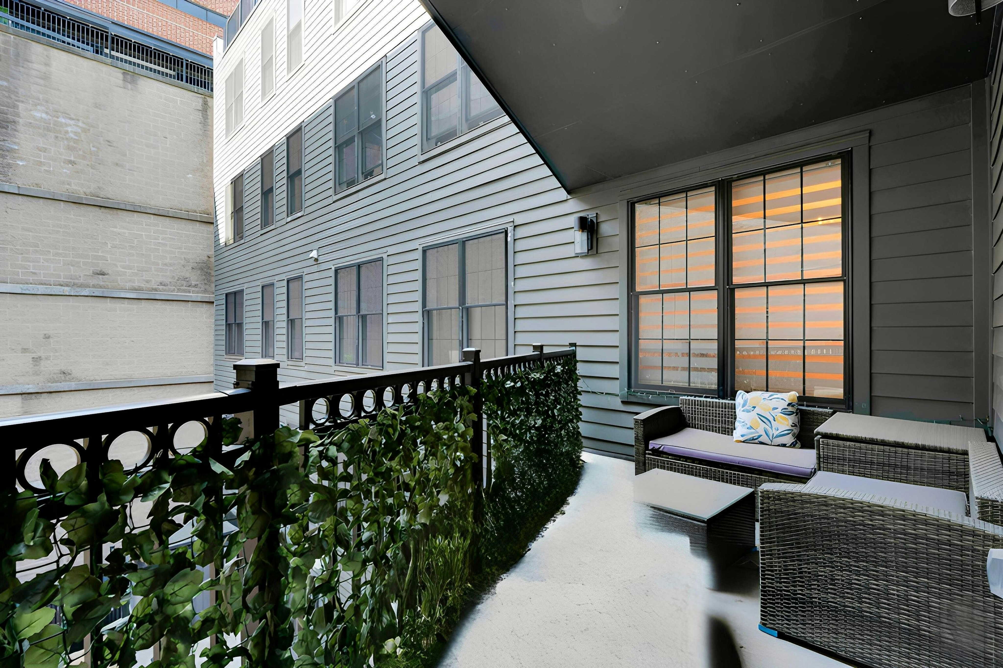 128 Harrison St.  #404 