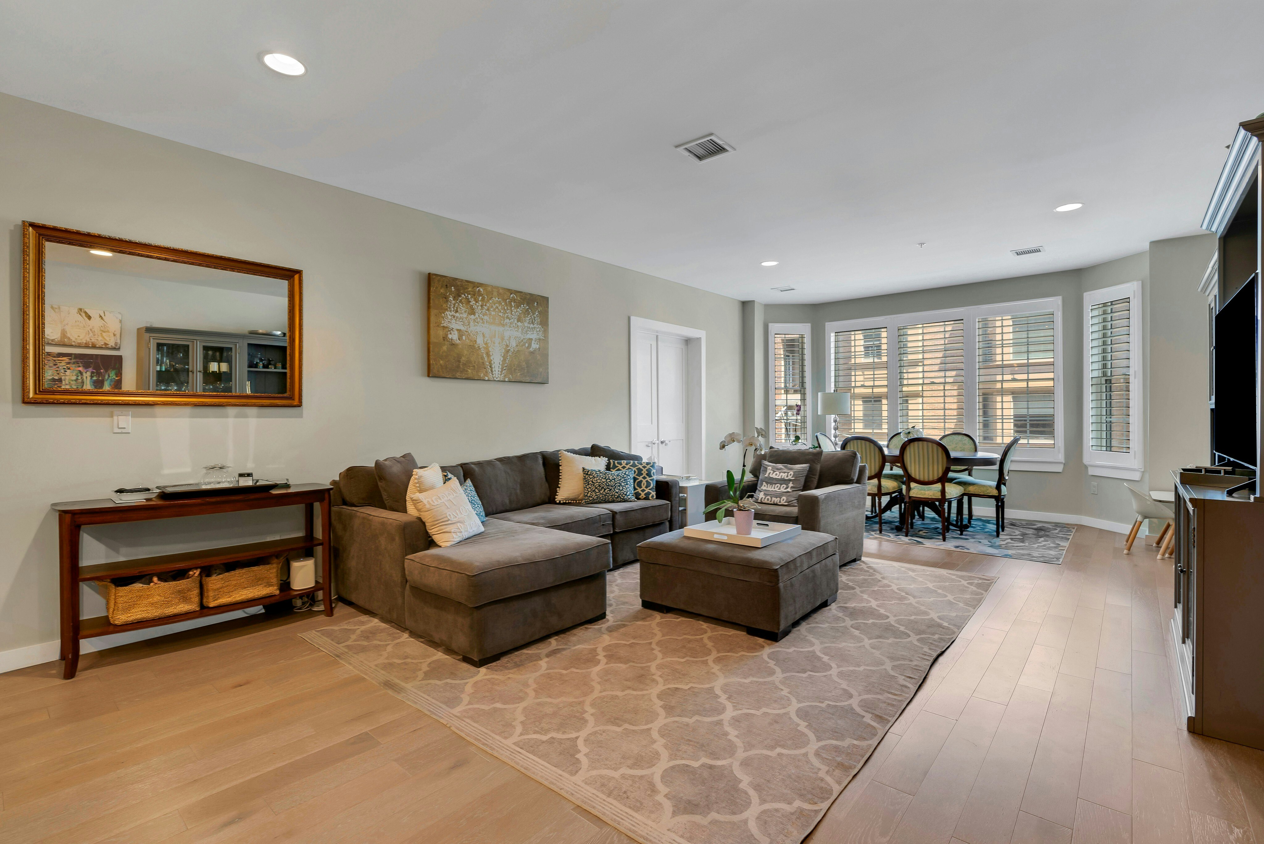 128 Harrison St.  #404 