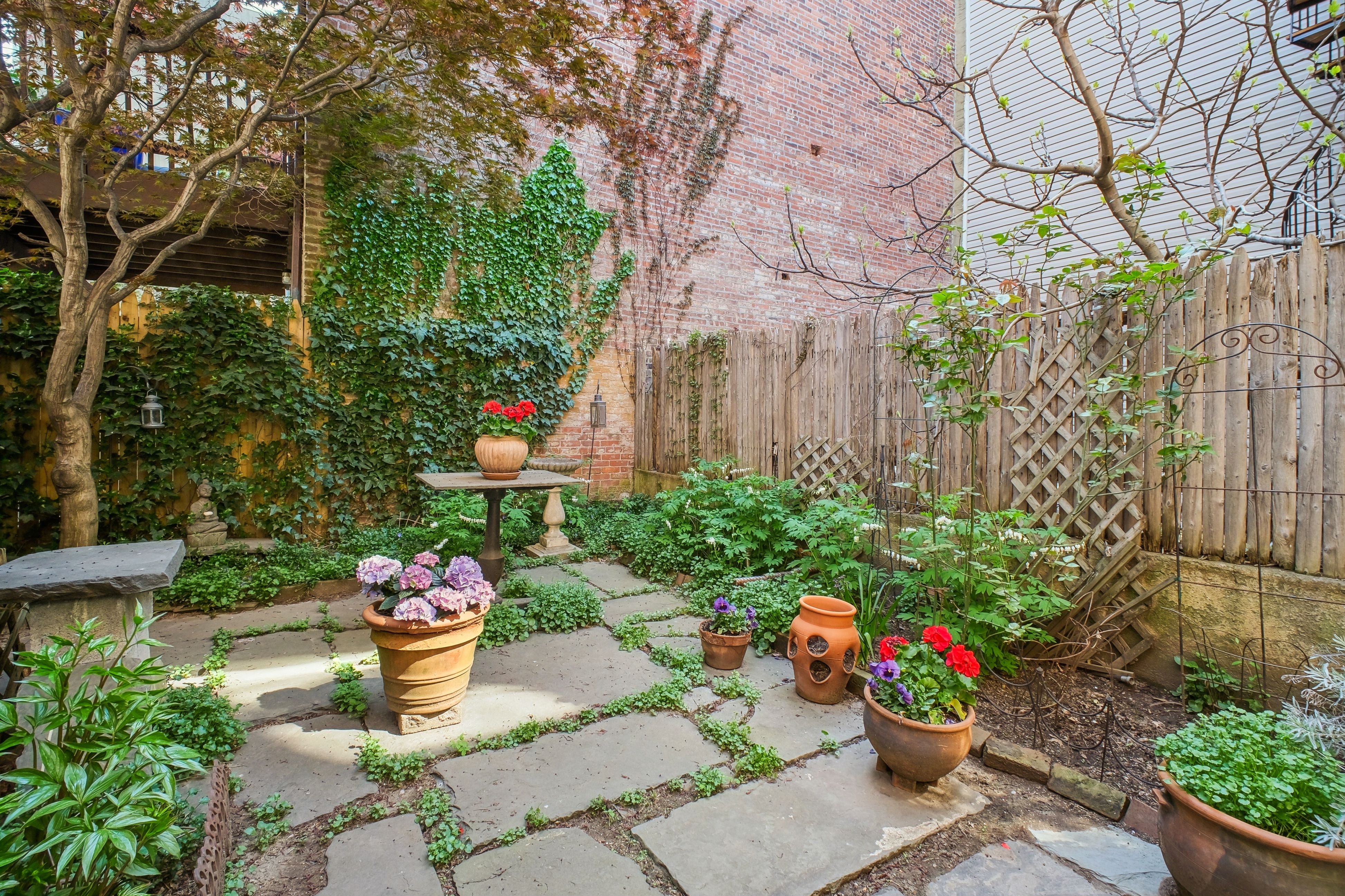 385 York Street 