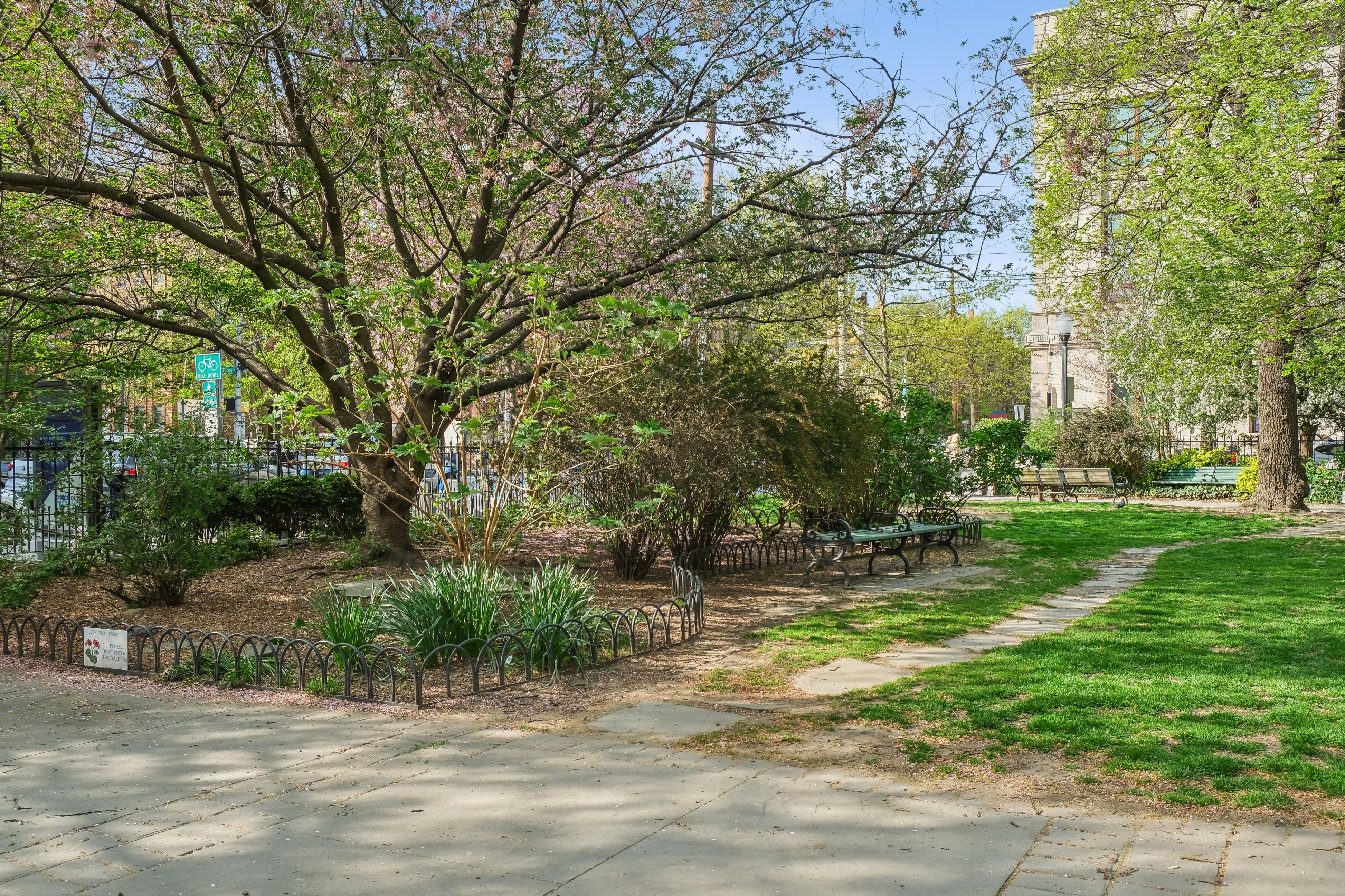 385 York Street 