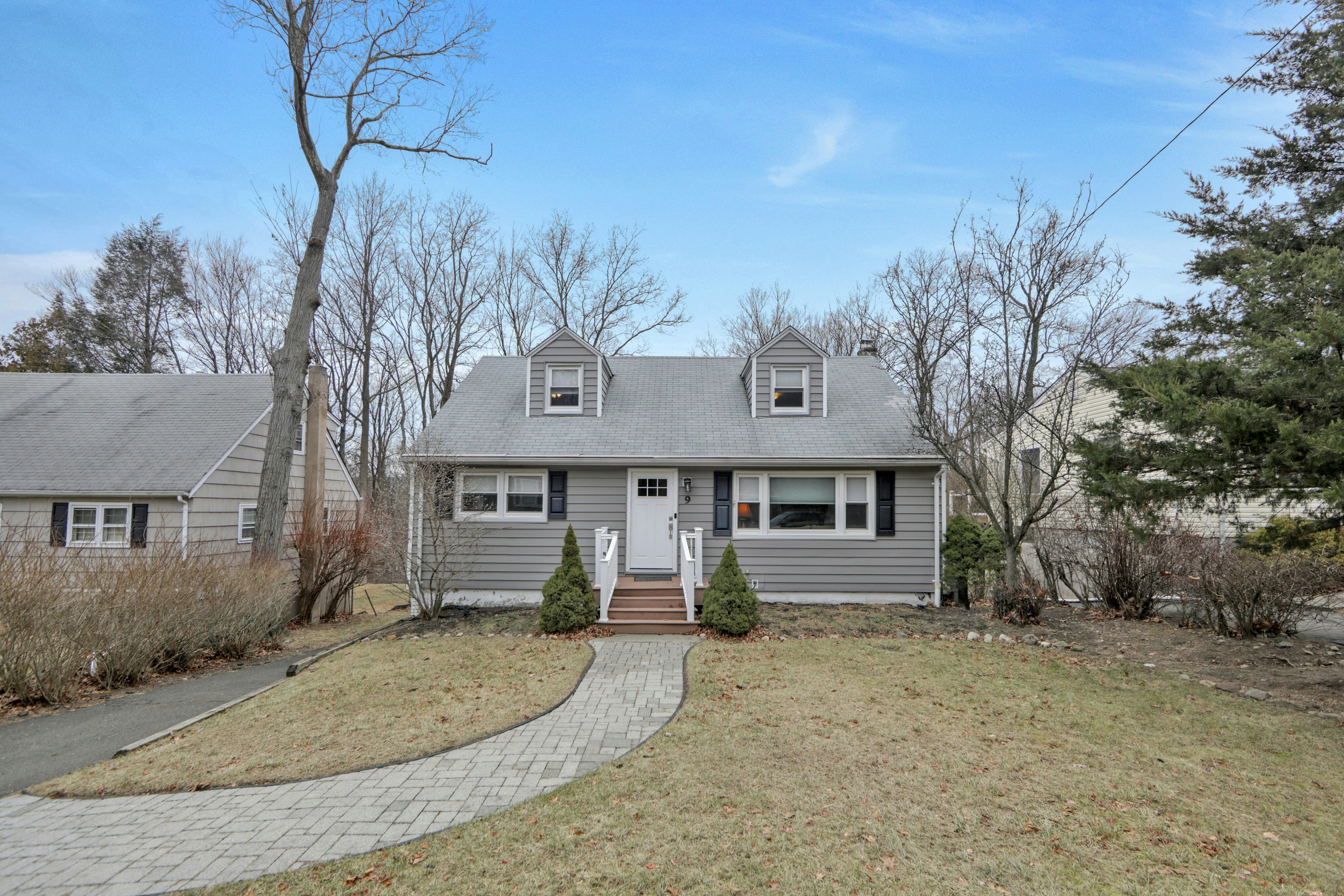 9 Manito Avenue 