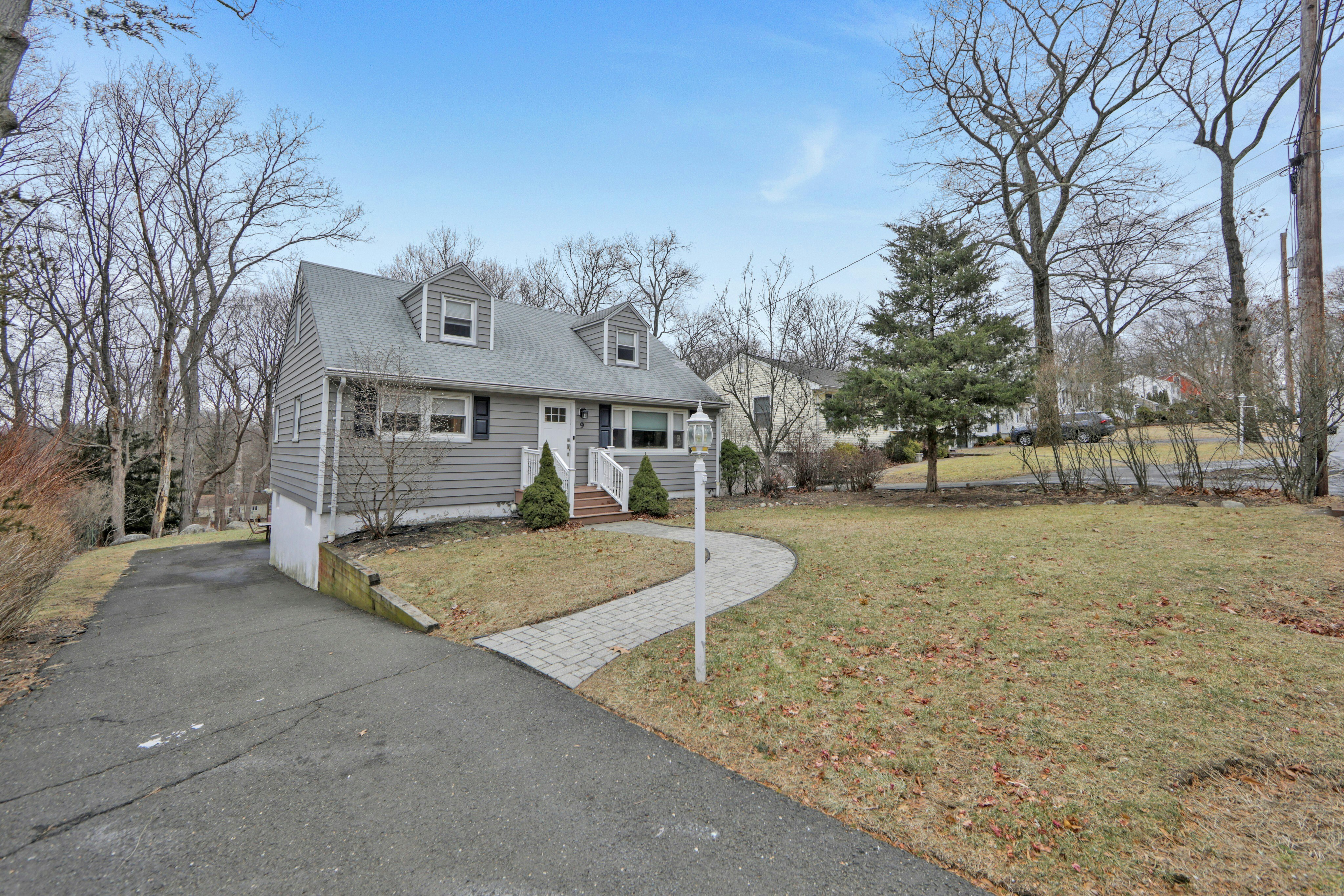 9 Manito Avenue 
