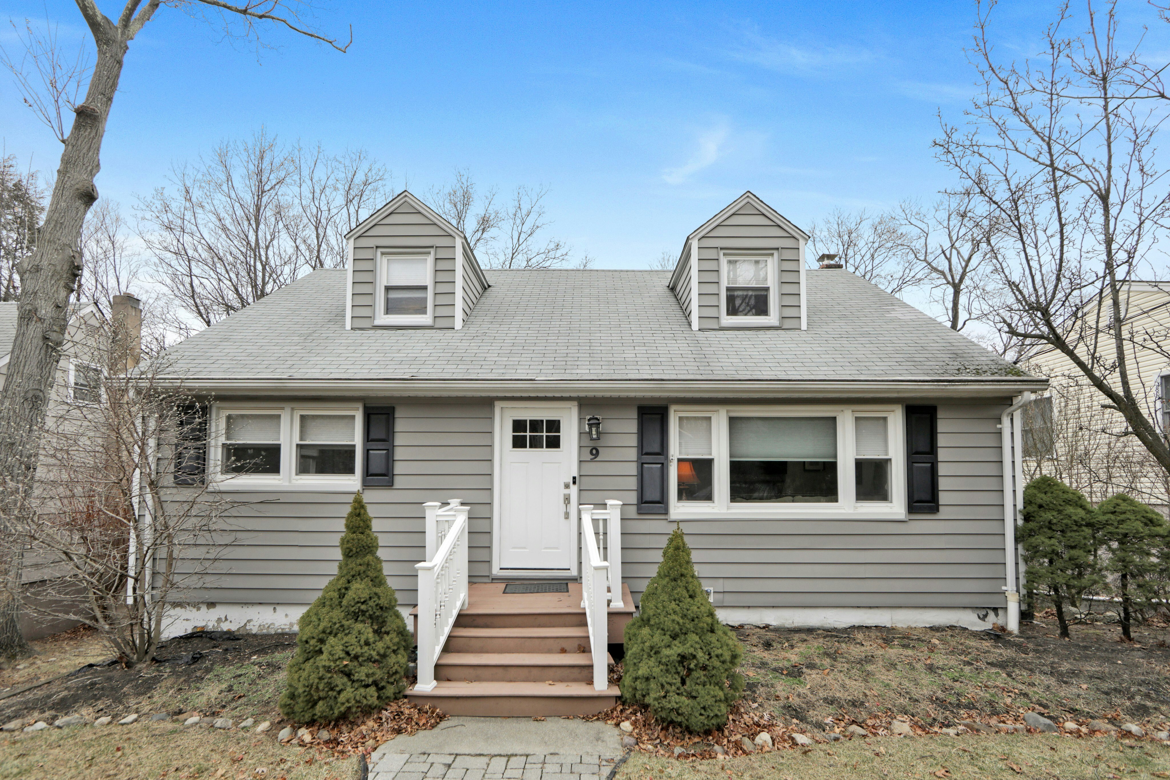 9 Manito Avenue 