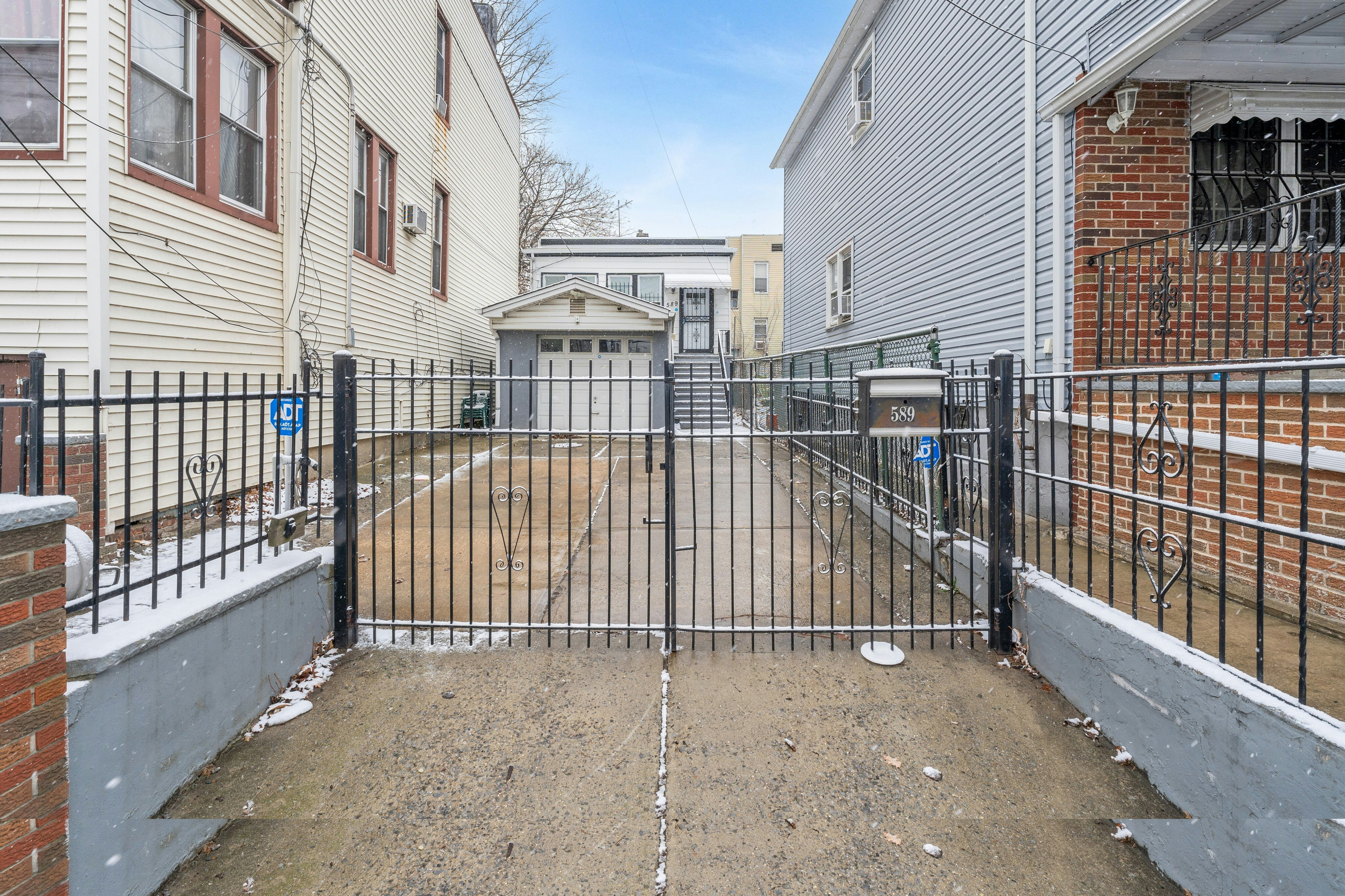 589 Garfield Avenue 