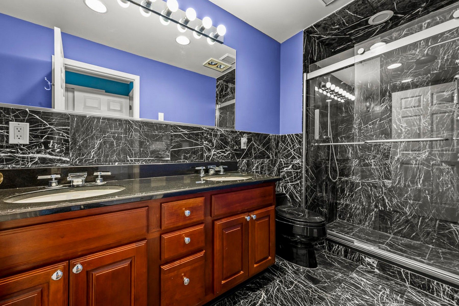 235 Price Ct
