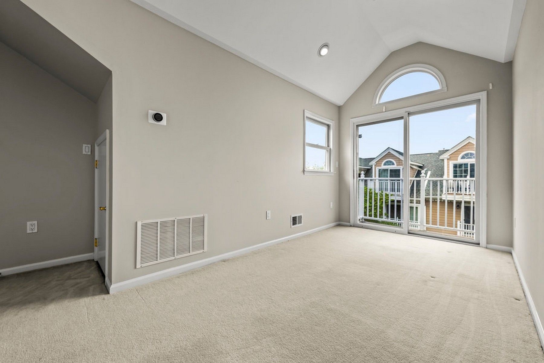 235 Price Ct