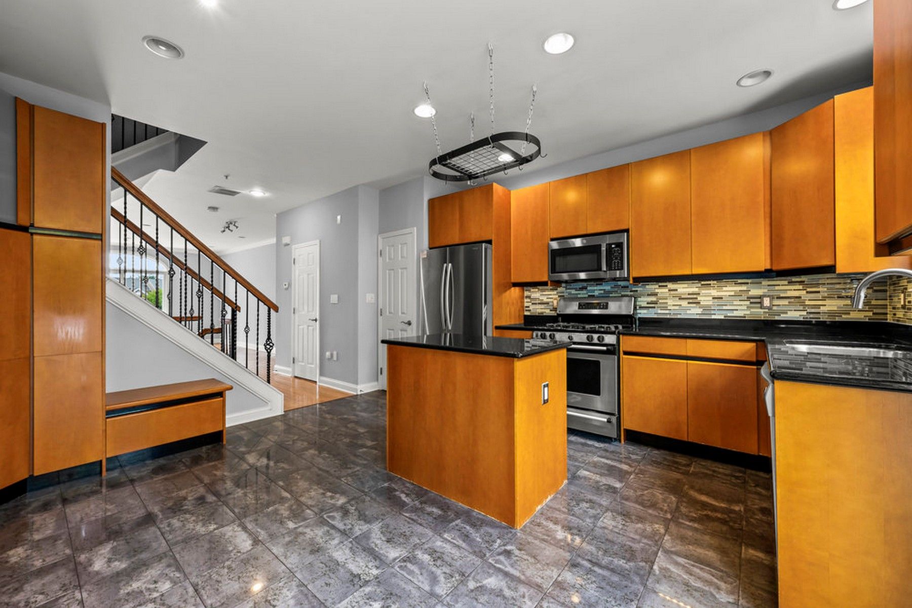 235 Price Ct