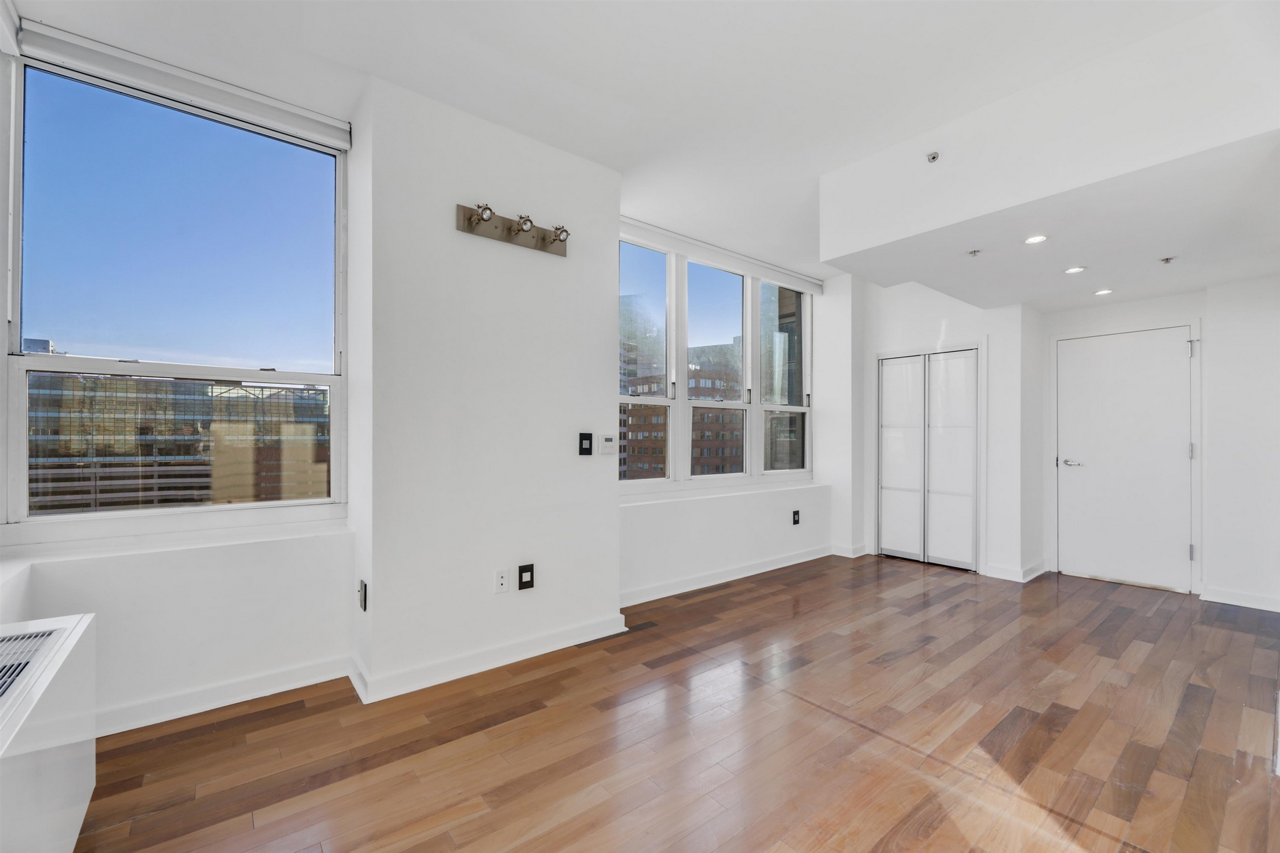 88 Morgan St Unit# 1006