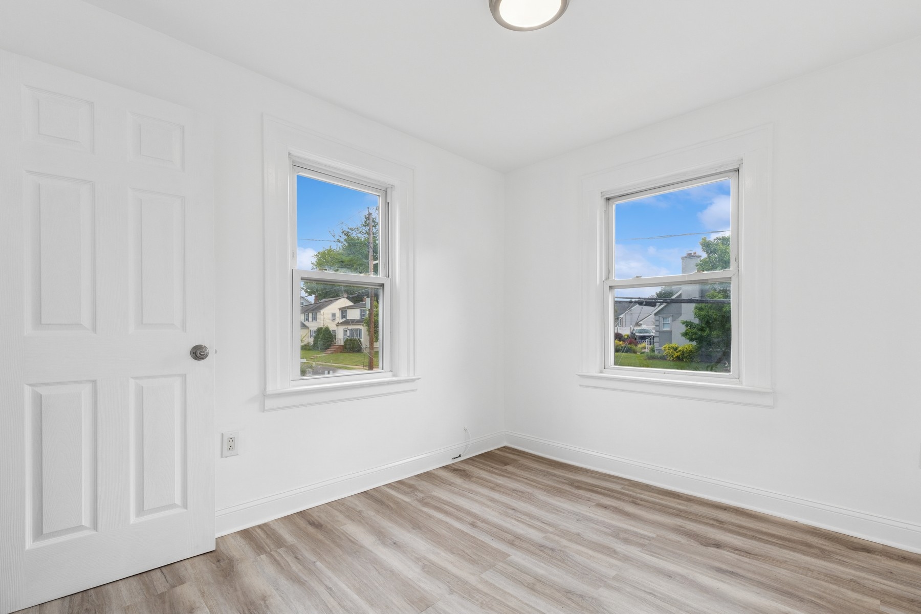 1048 Falls Terrace 