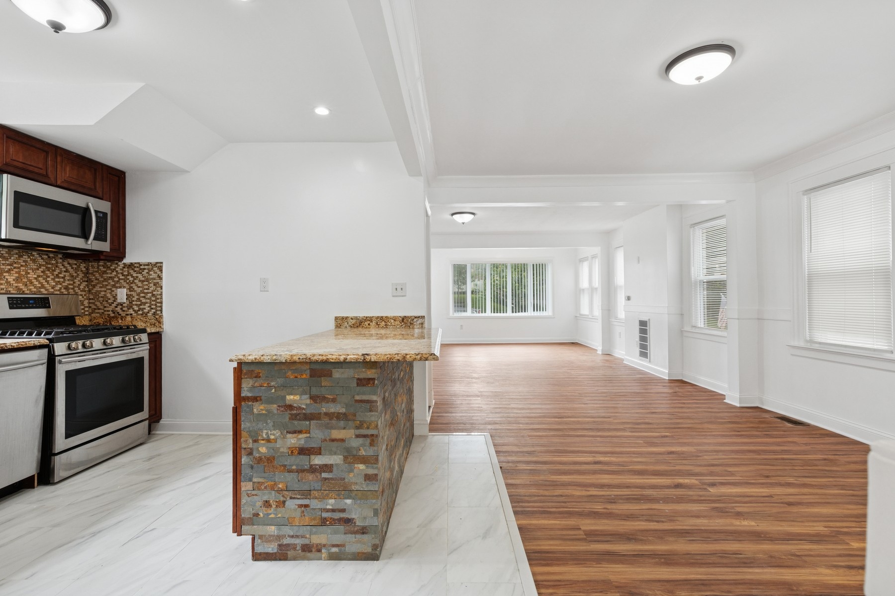 1048 Falls Terrace 