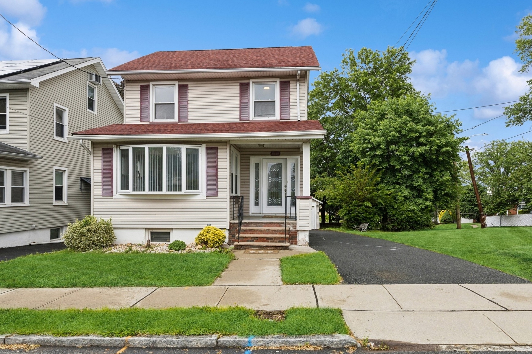 1048 Falls Terrace 