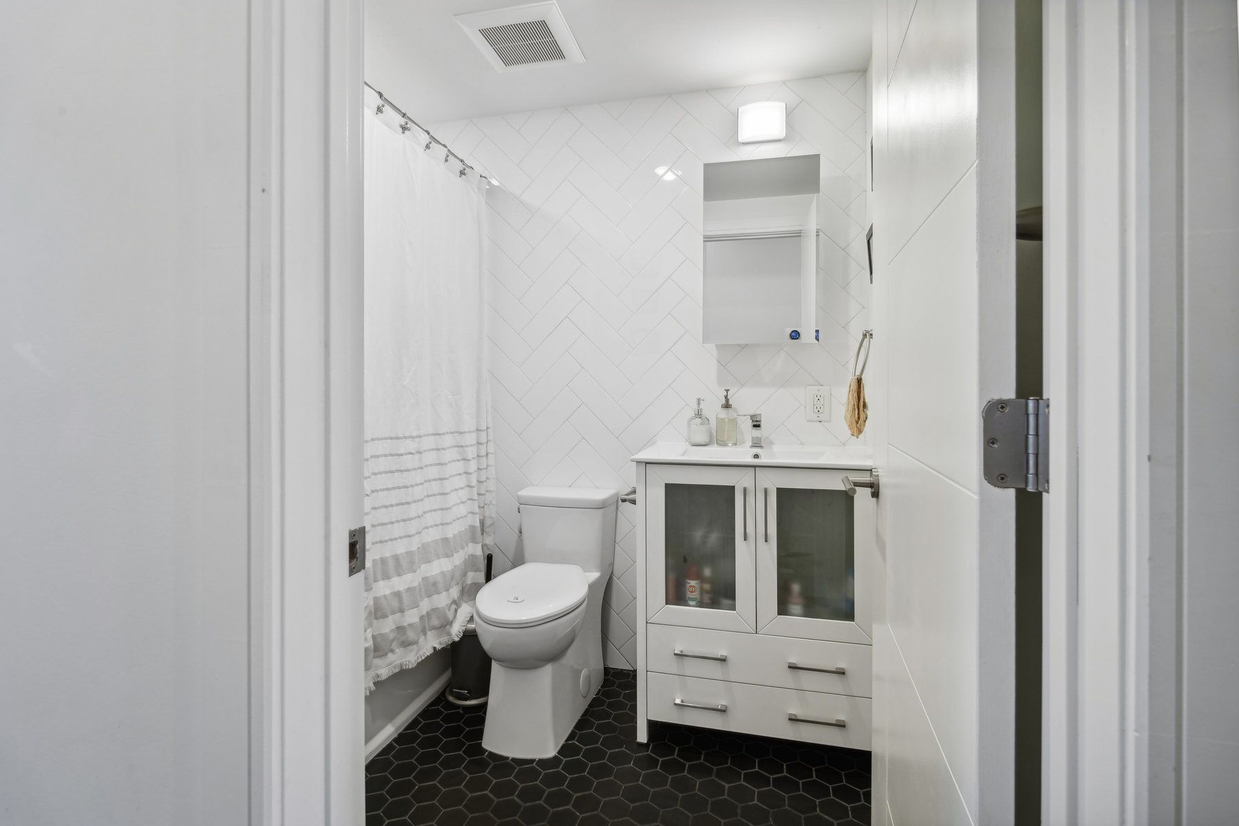 13 Graham St Unit# 2