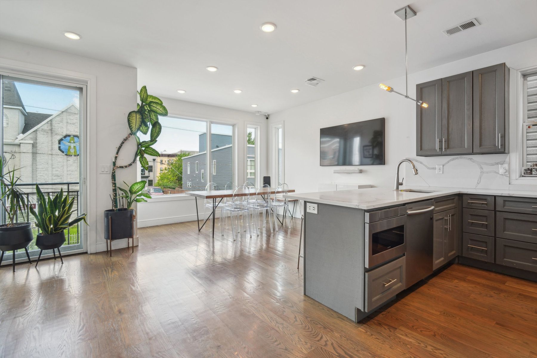 13 Graham St Unit# 2