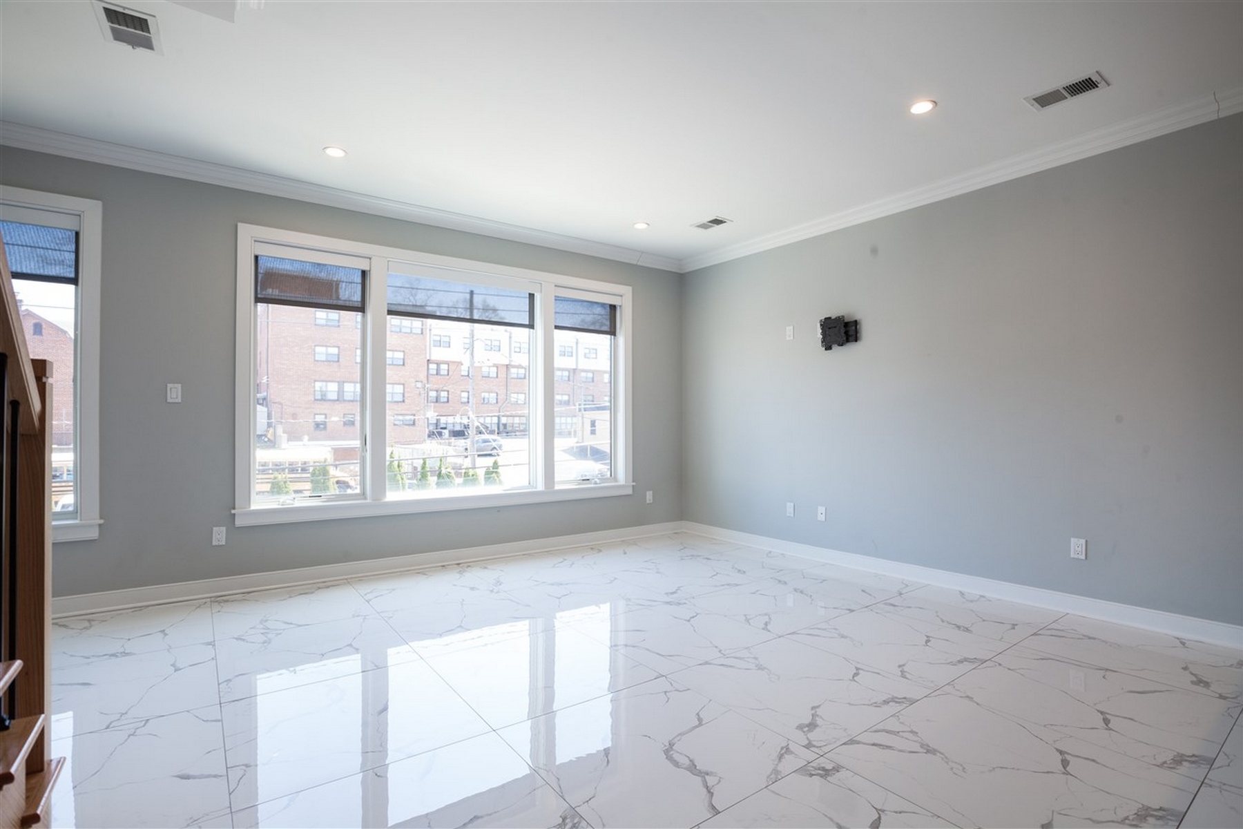 225 Columbia Ave Unit# 2