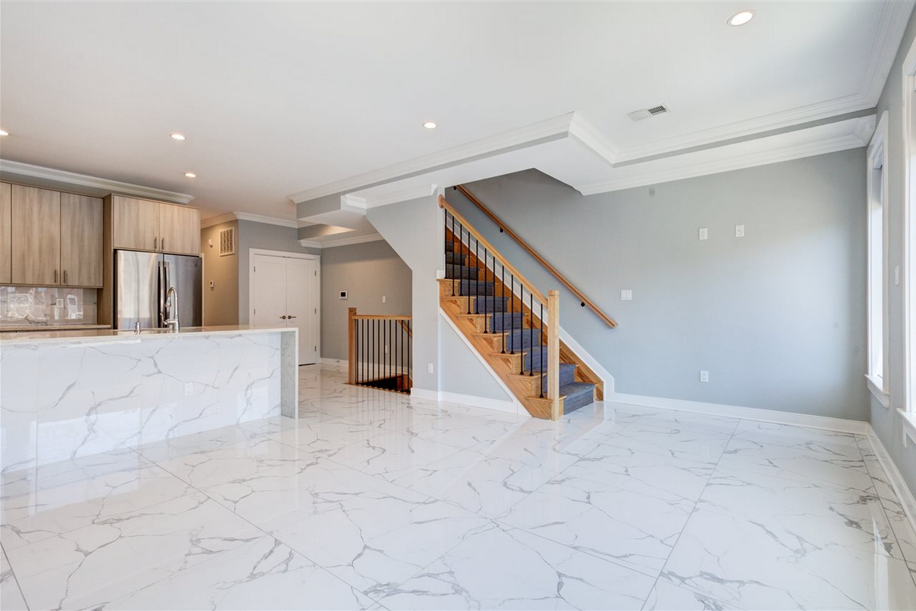 225 Columbia Ave Unit# 2