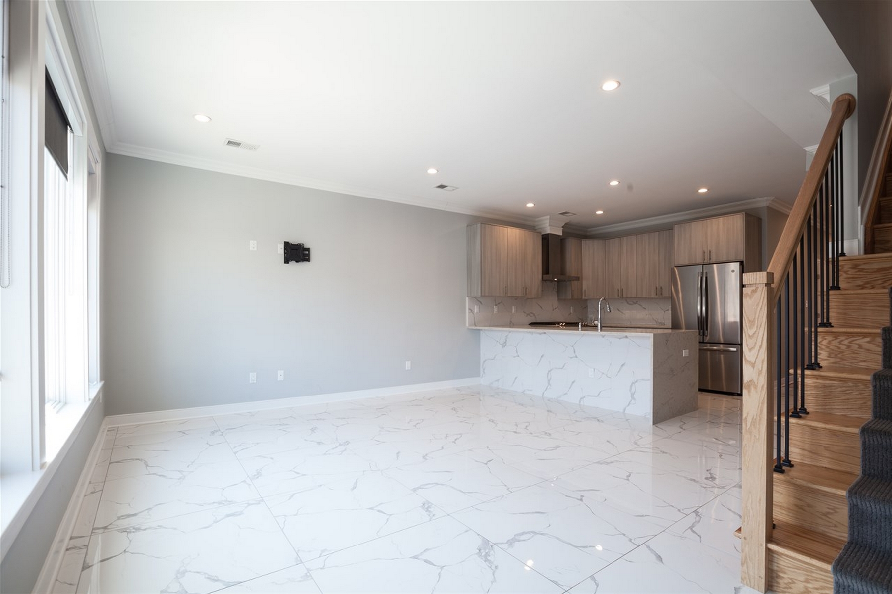 225 Columbia Ave Unit# 2