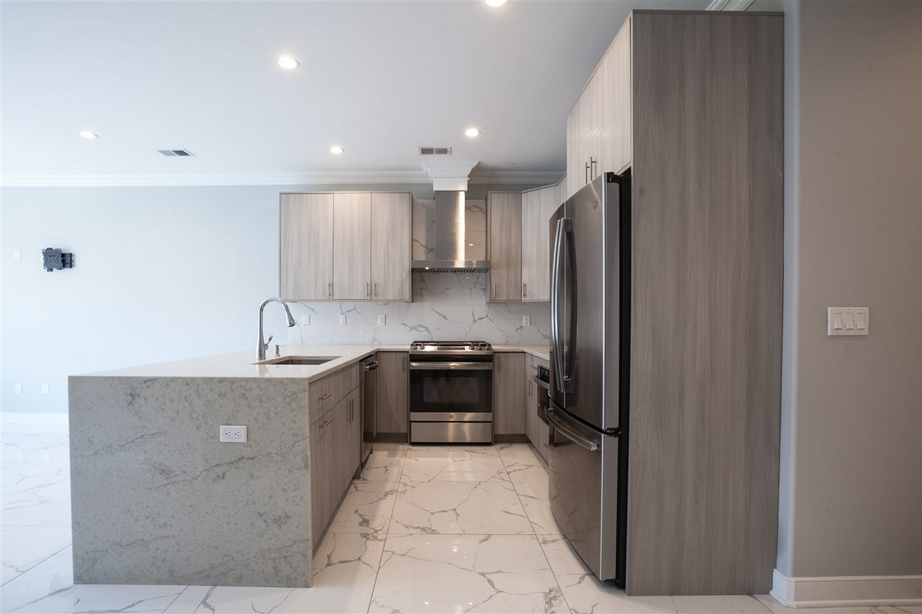 225 Columbia Ave Unit# 2